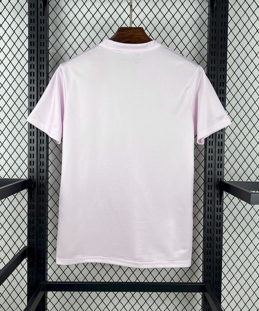 طقم "يسوع" البرازيلي الخاص