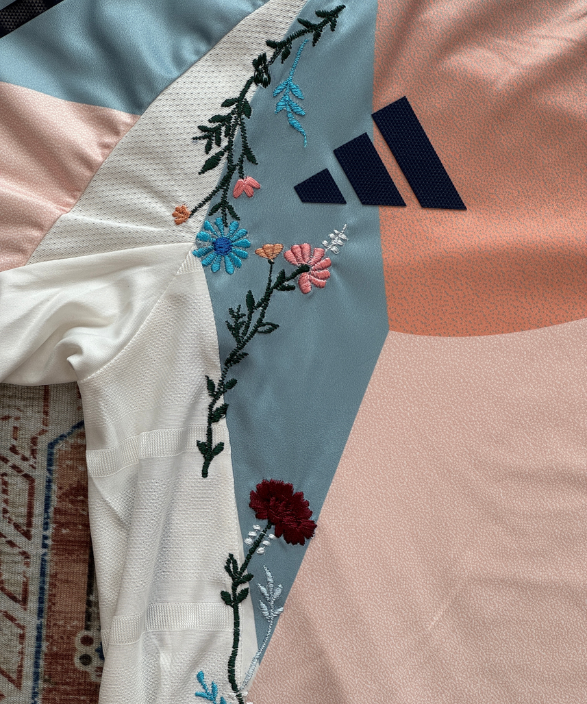 قميص إسبانيا المطرز 2022/2023