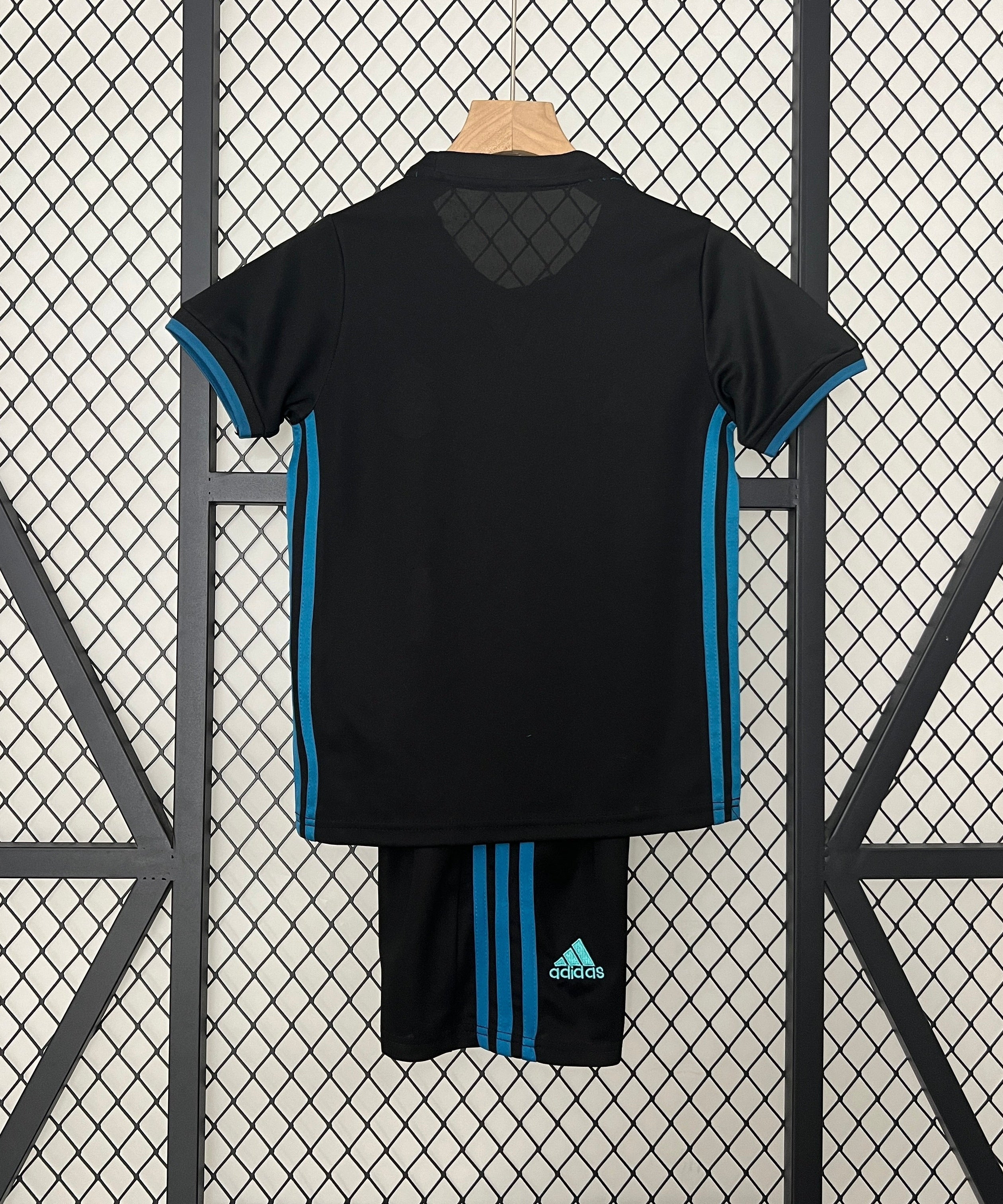 قميص ريال مدريد الاحتياطي 17/18 للأطفال