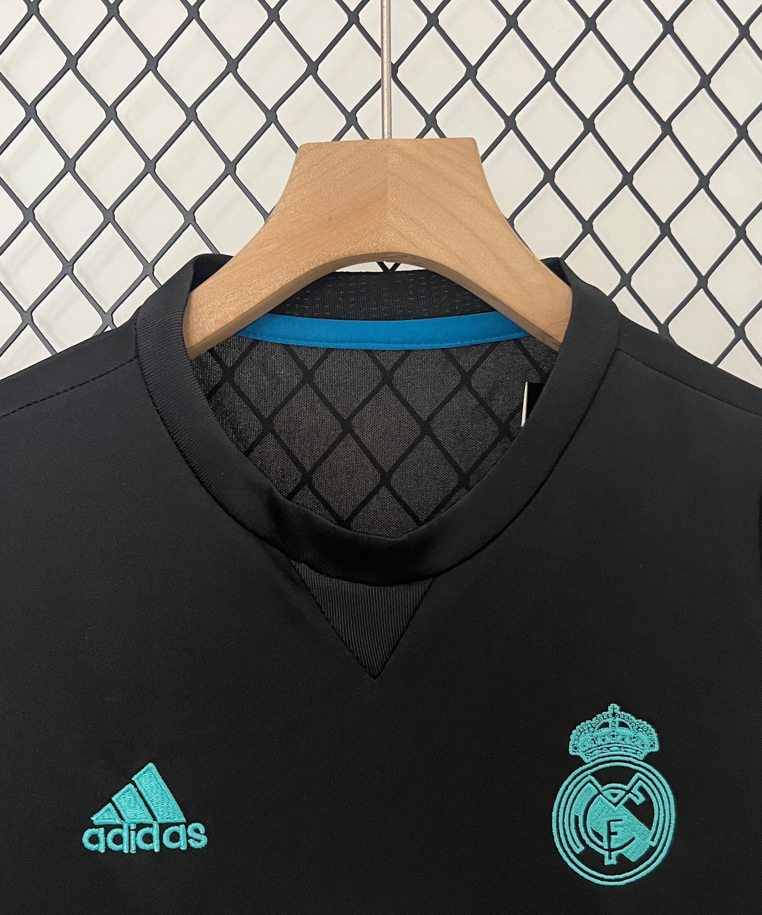 قميص ريال مدريد الاحتياطي 17/18 للأطفال