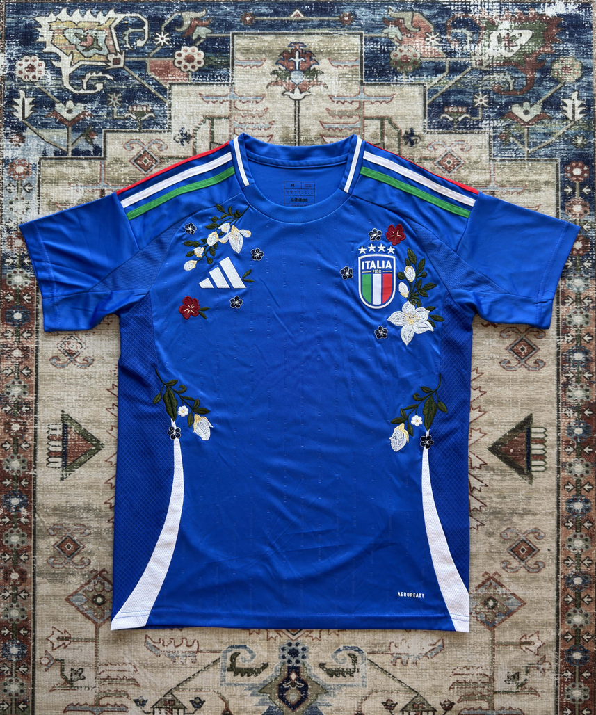 قميص إيطاليا المطرز 2024/2025