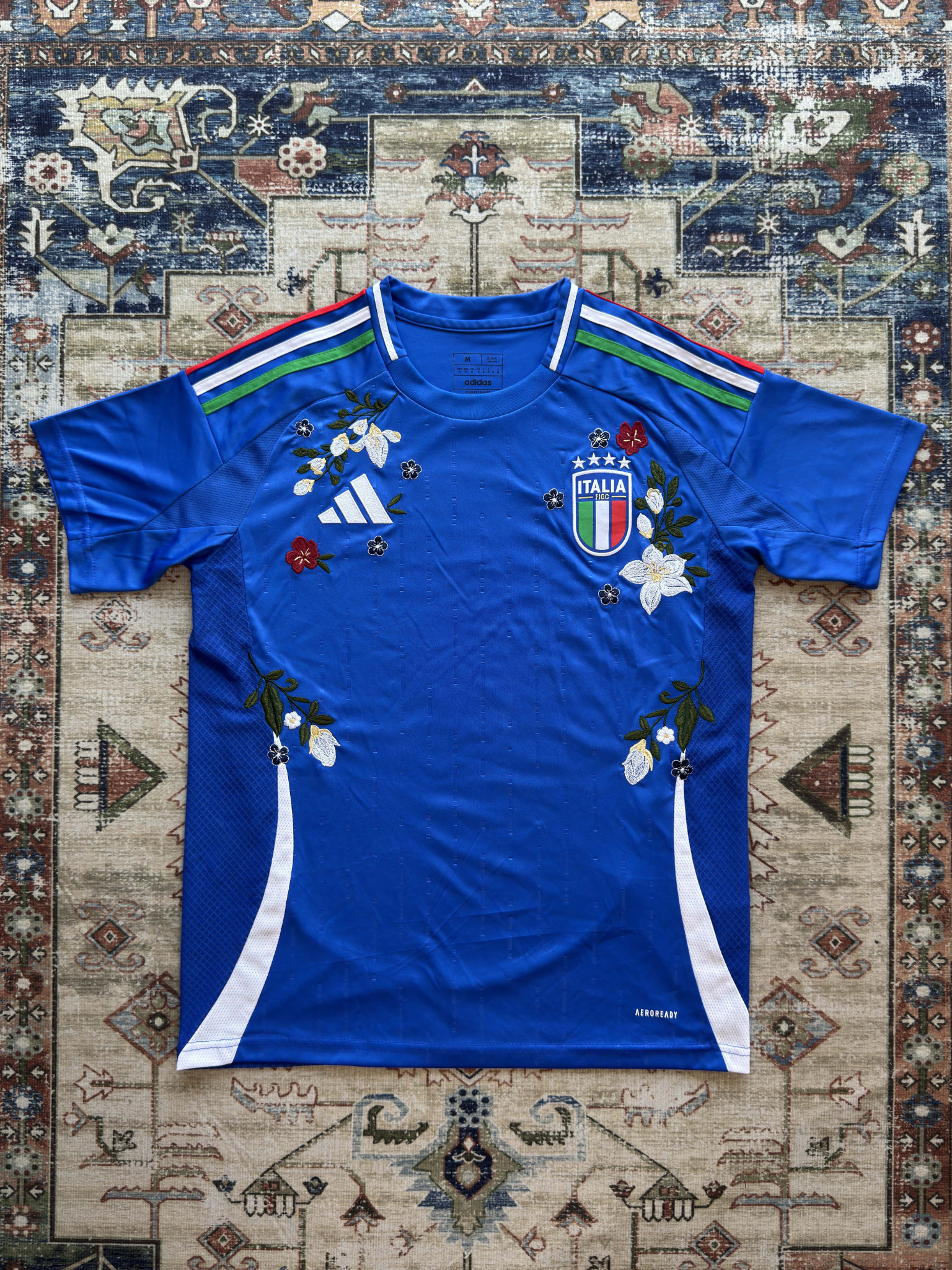 قميص إيطاليا المطرز 2024/2025