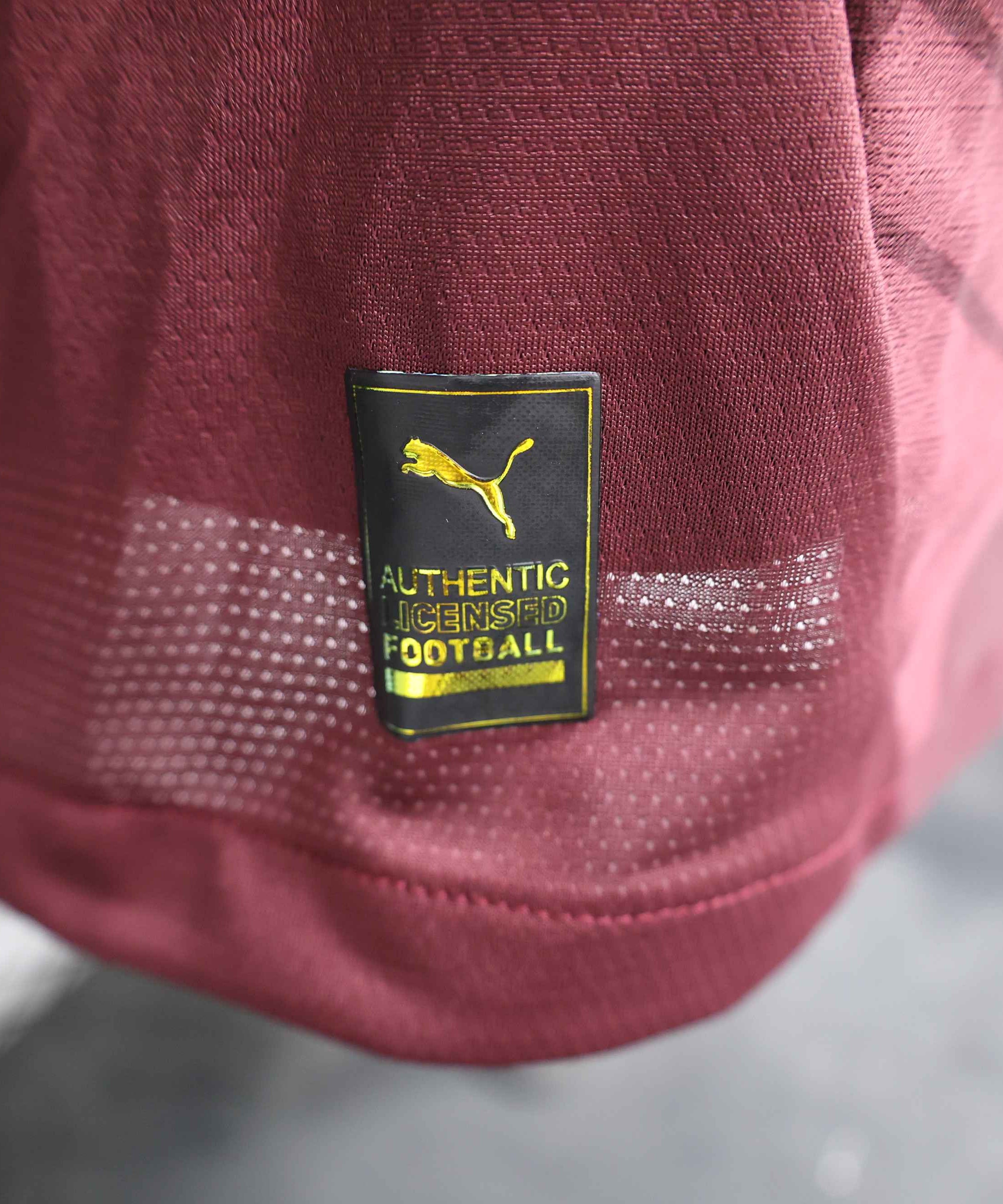 Manchester City " Groun wall" Special Kit