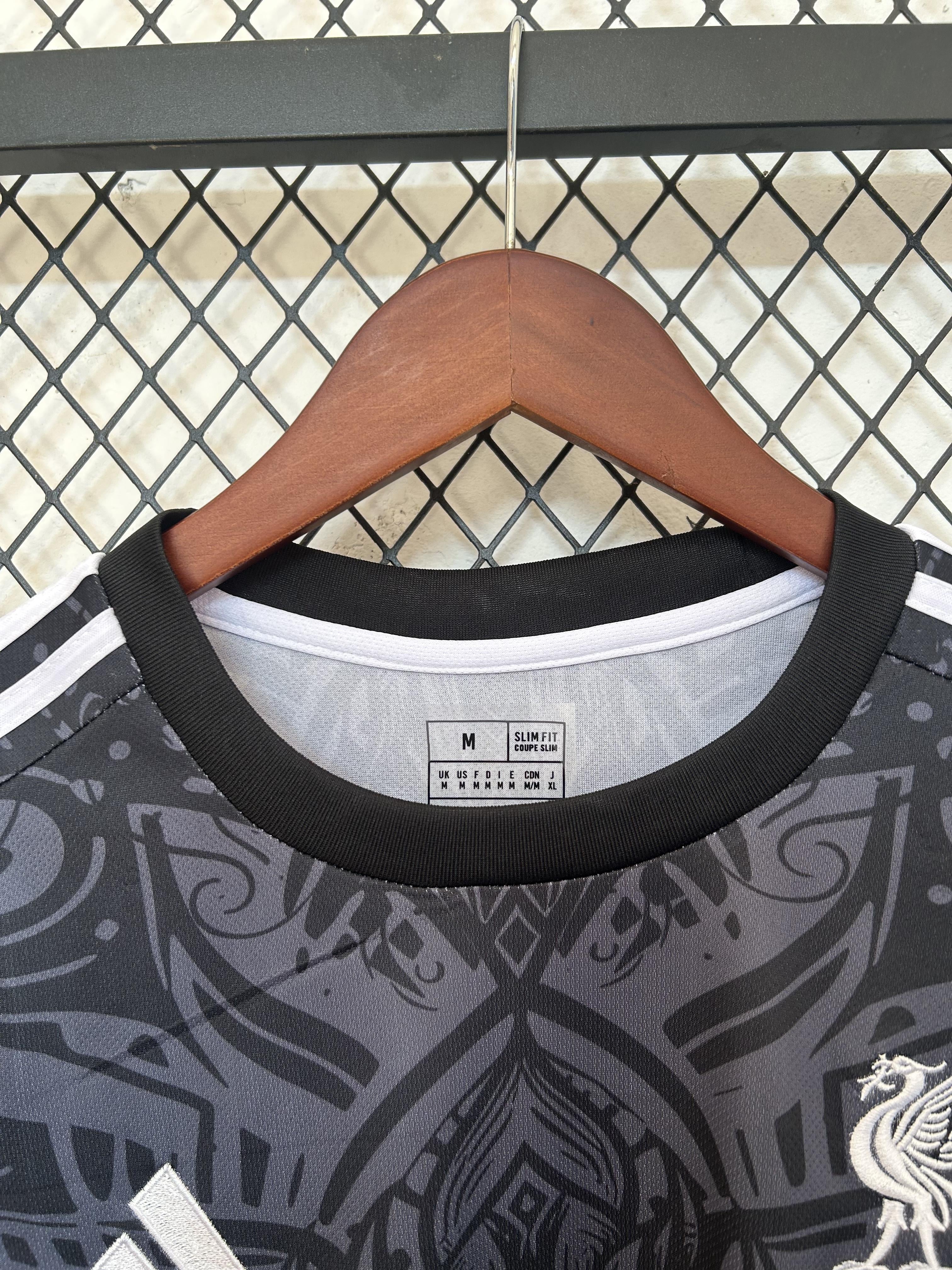 Liverpool "Venom Eclipse" Special Kit