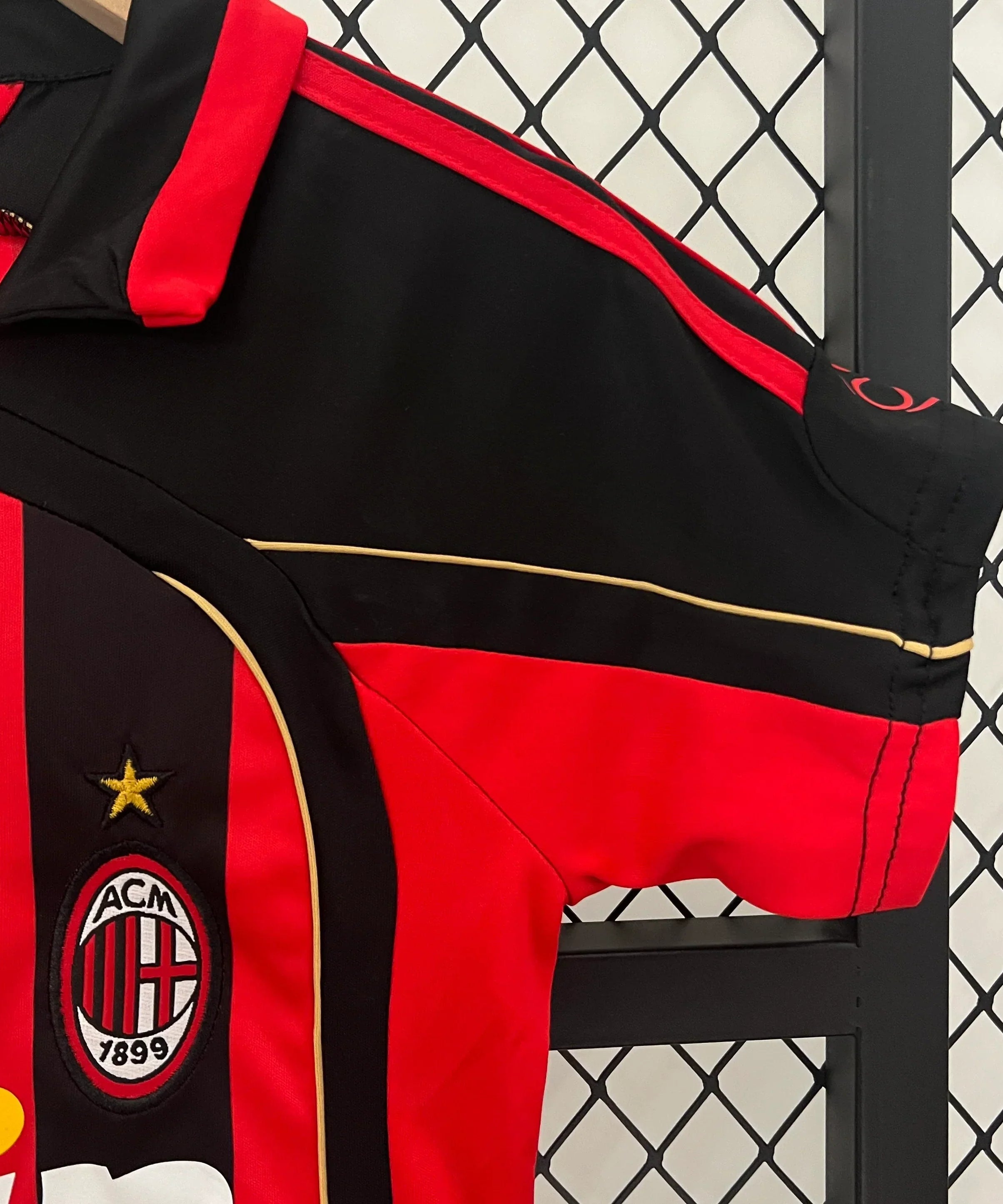 AC Milan Retro 06/07 Home Jersey