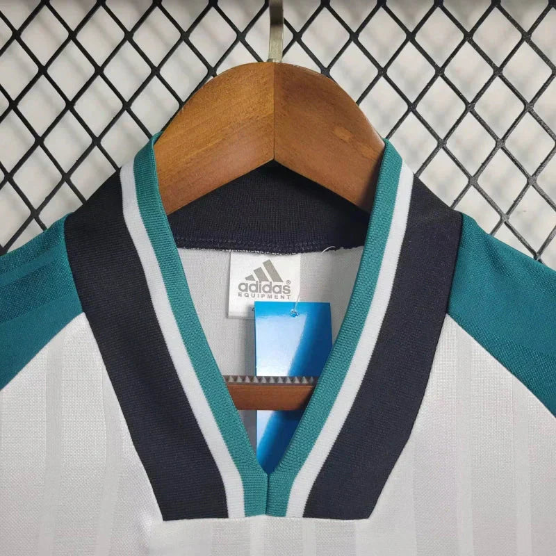 Liverpool 1993-1994 Away Retro Kit
