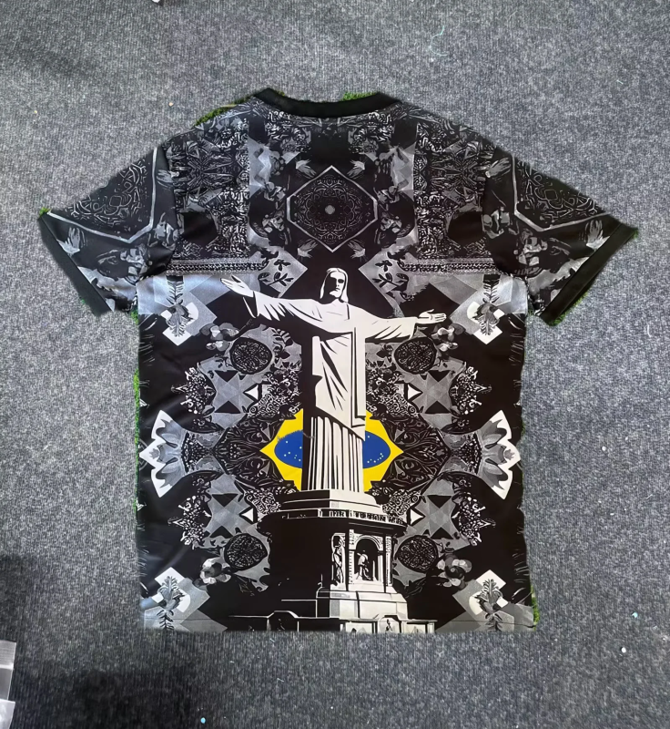 طقم "يسوع" البرازيلي الخاص