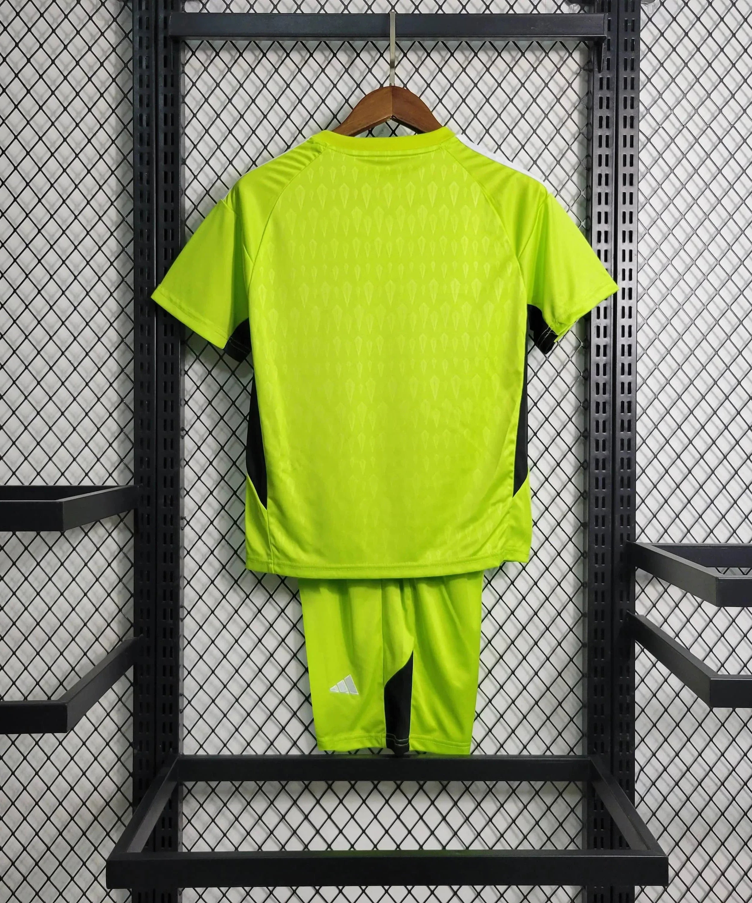 Real Madrid 23/24 Goalkeeper Green Jersey Kids