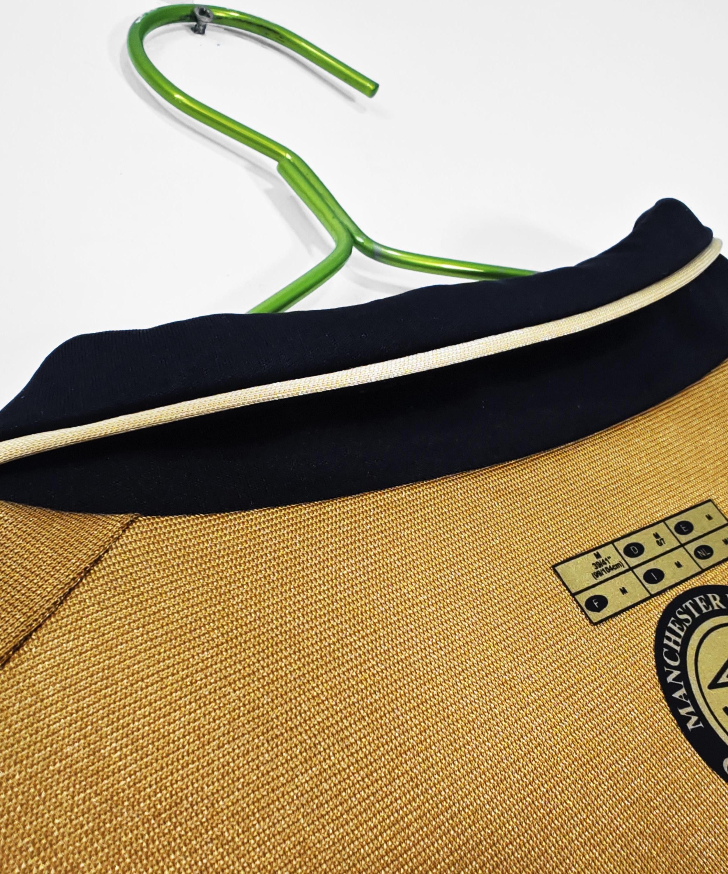 Manchester United 2001-2002 Long Sleeve Goalkeeper Kit