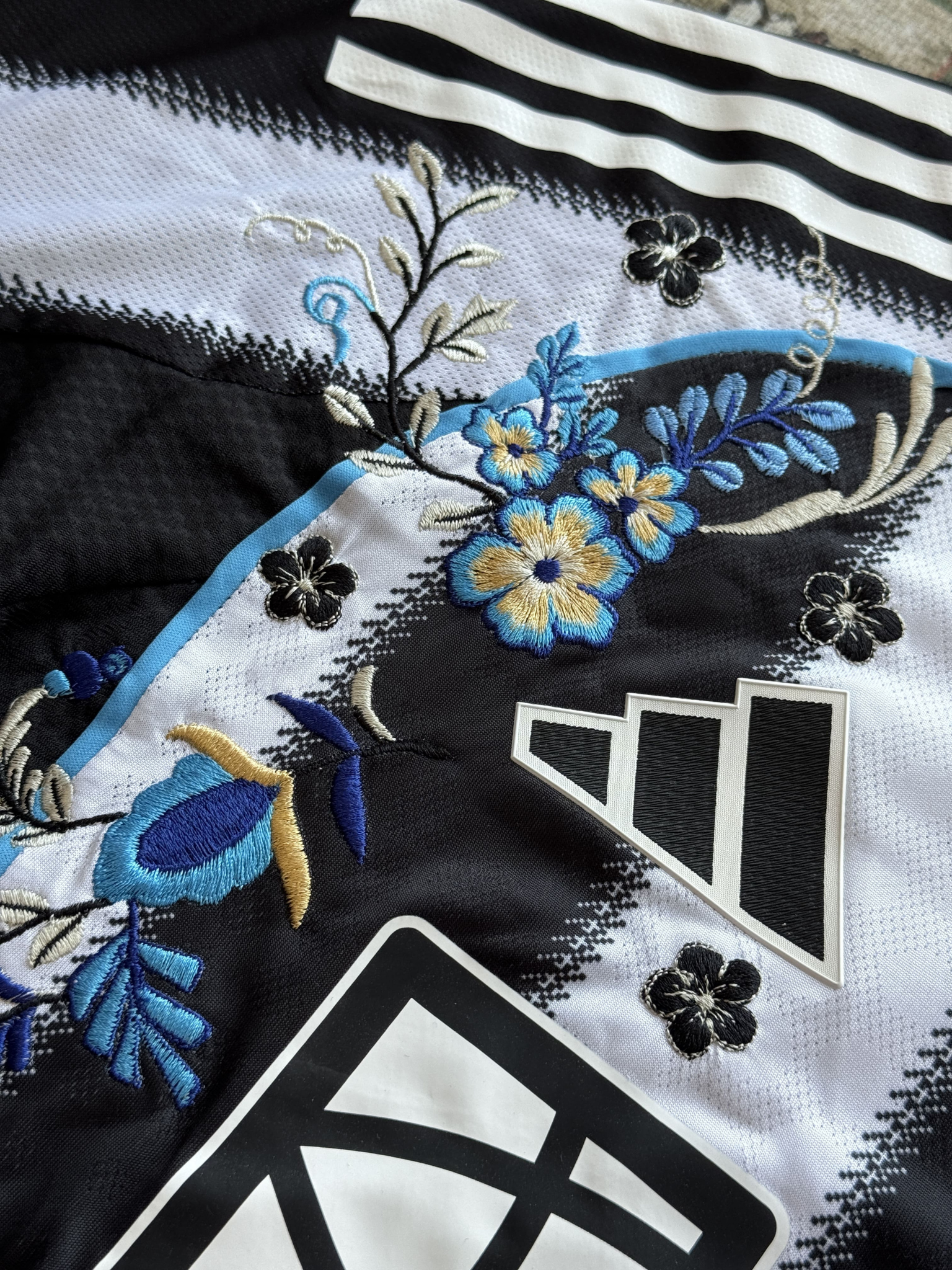 قميص نيوكاسل يونايتد المطرز 2024/2025