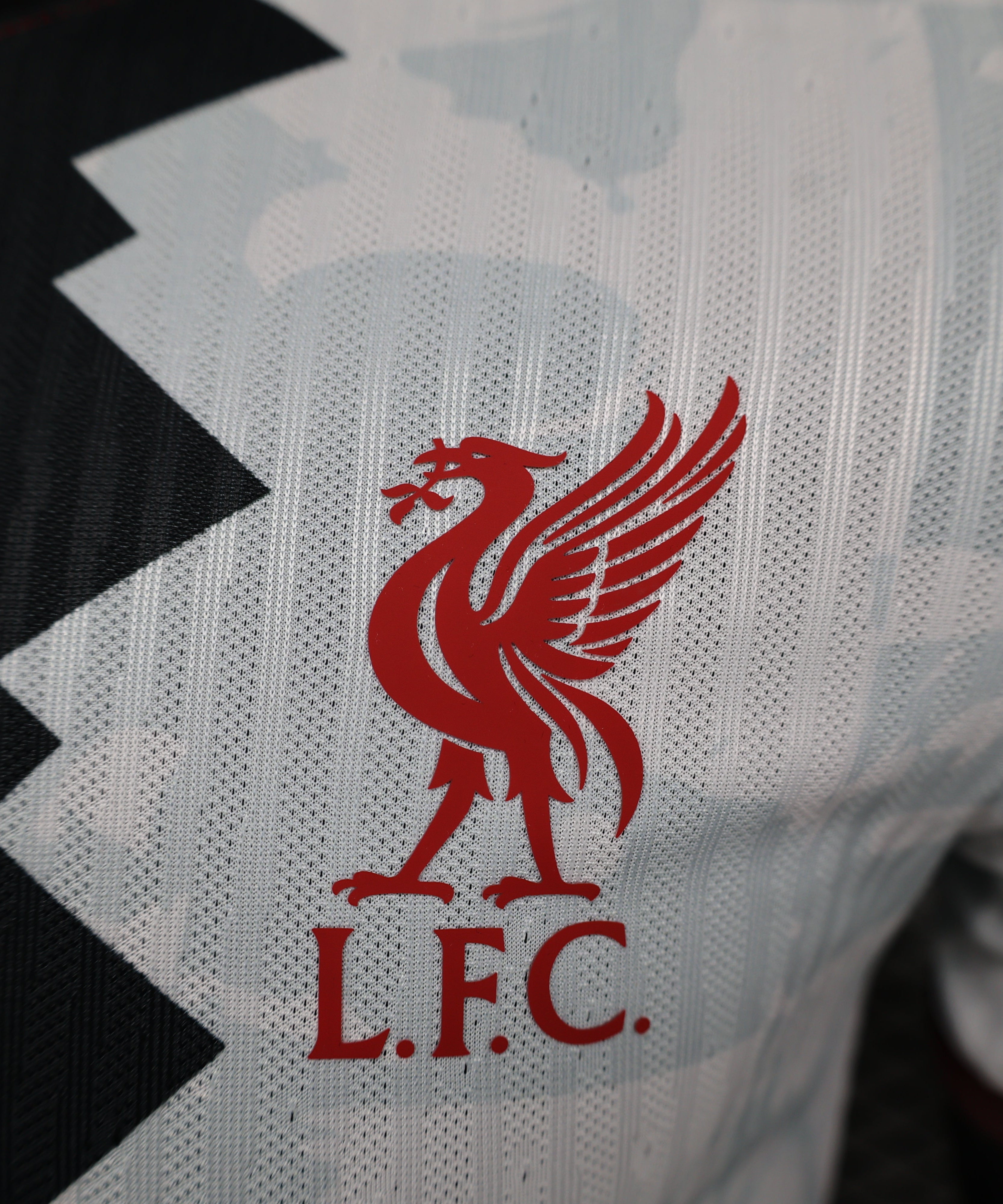 Liverpool "Tri-Color Blitz" Special Kit