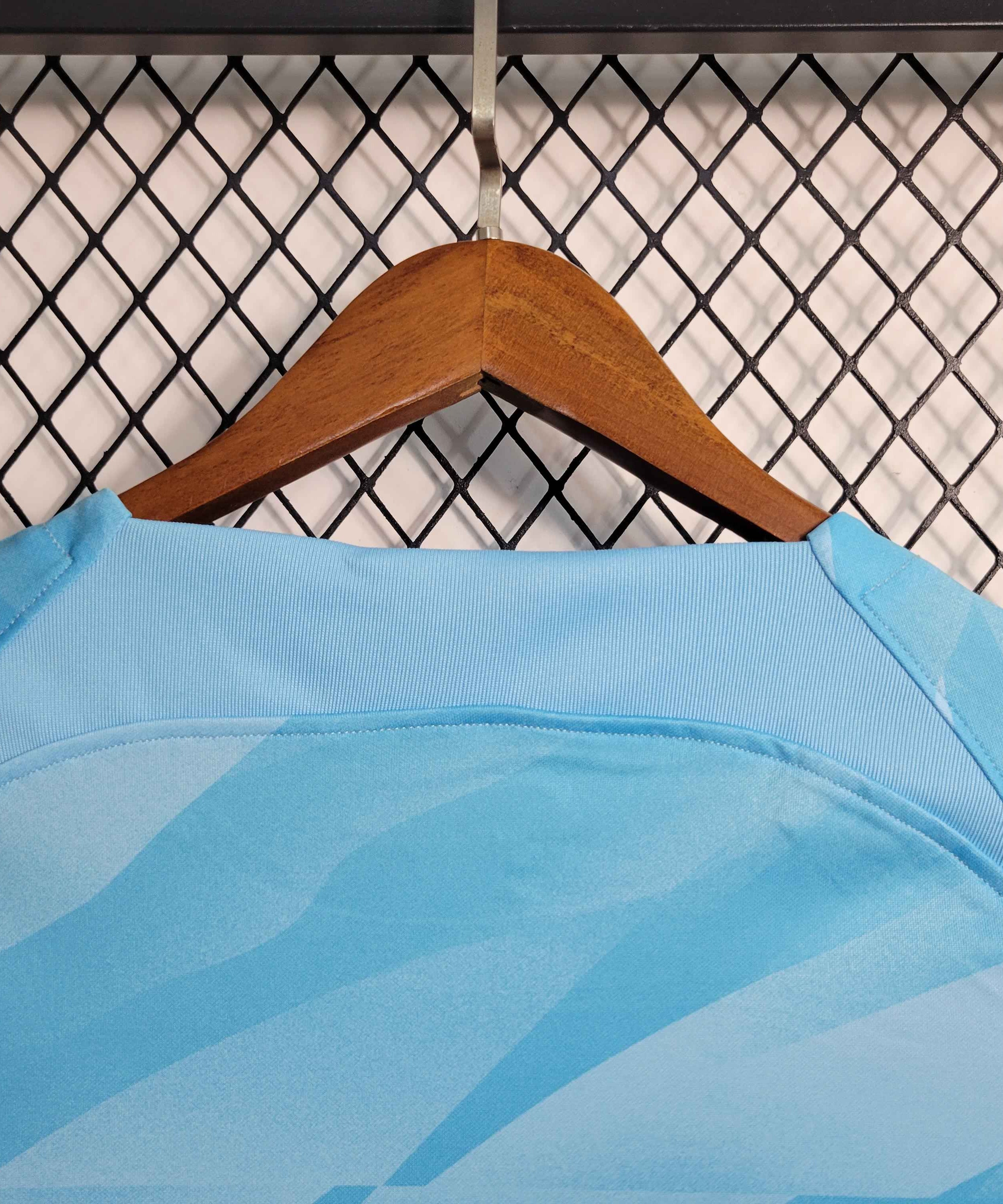 Tottenham HotSpur "Blue Ocean" Special