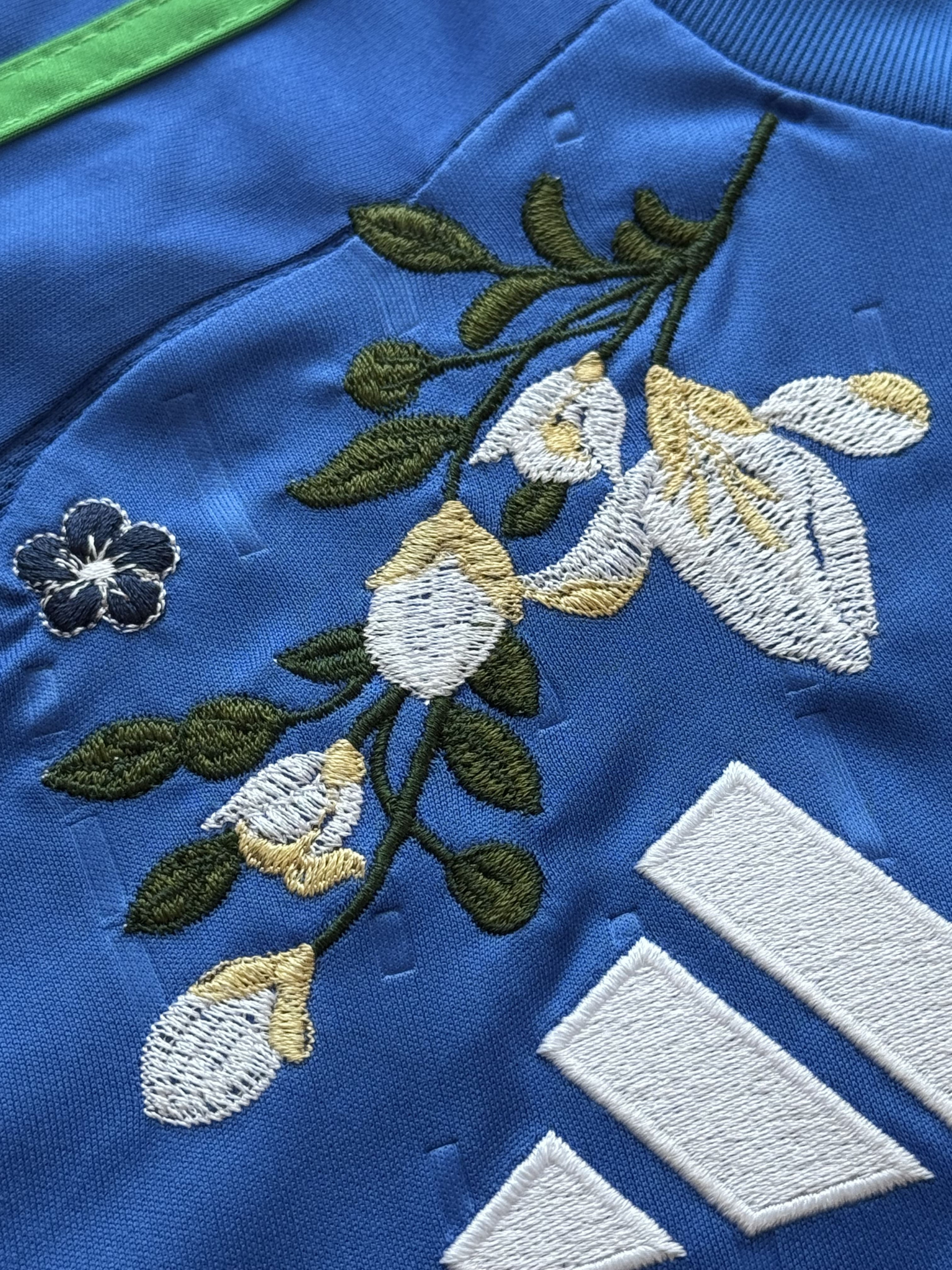 قميص إيطاليا المطرز 2024/2025