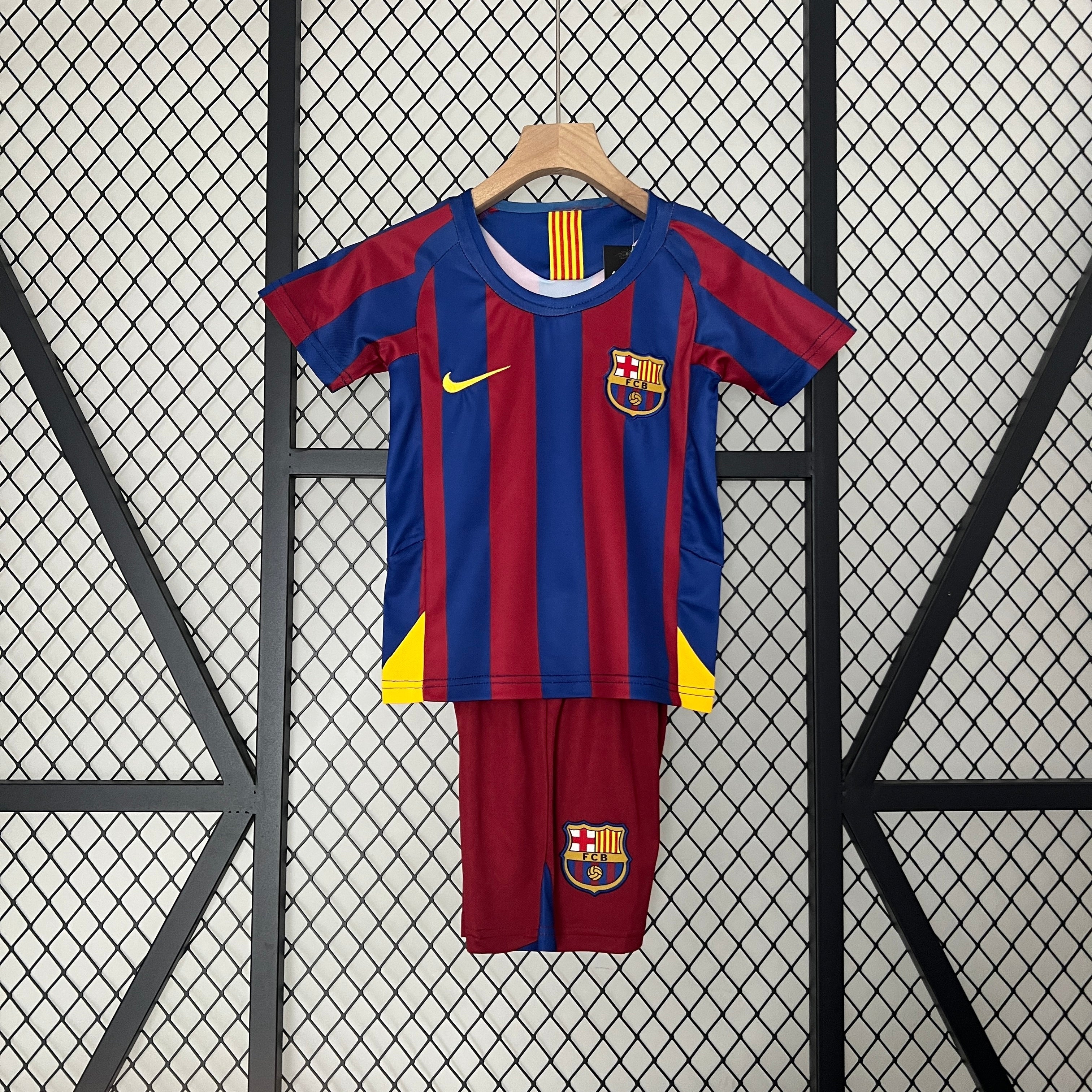 Barcelona 05/06 Home Jersey Kids
