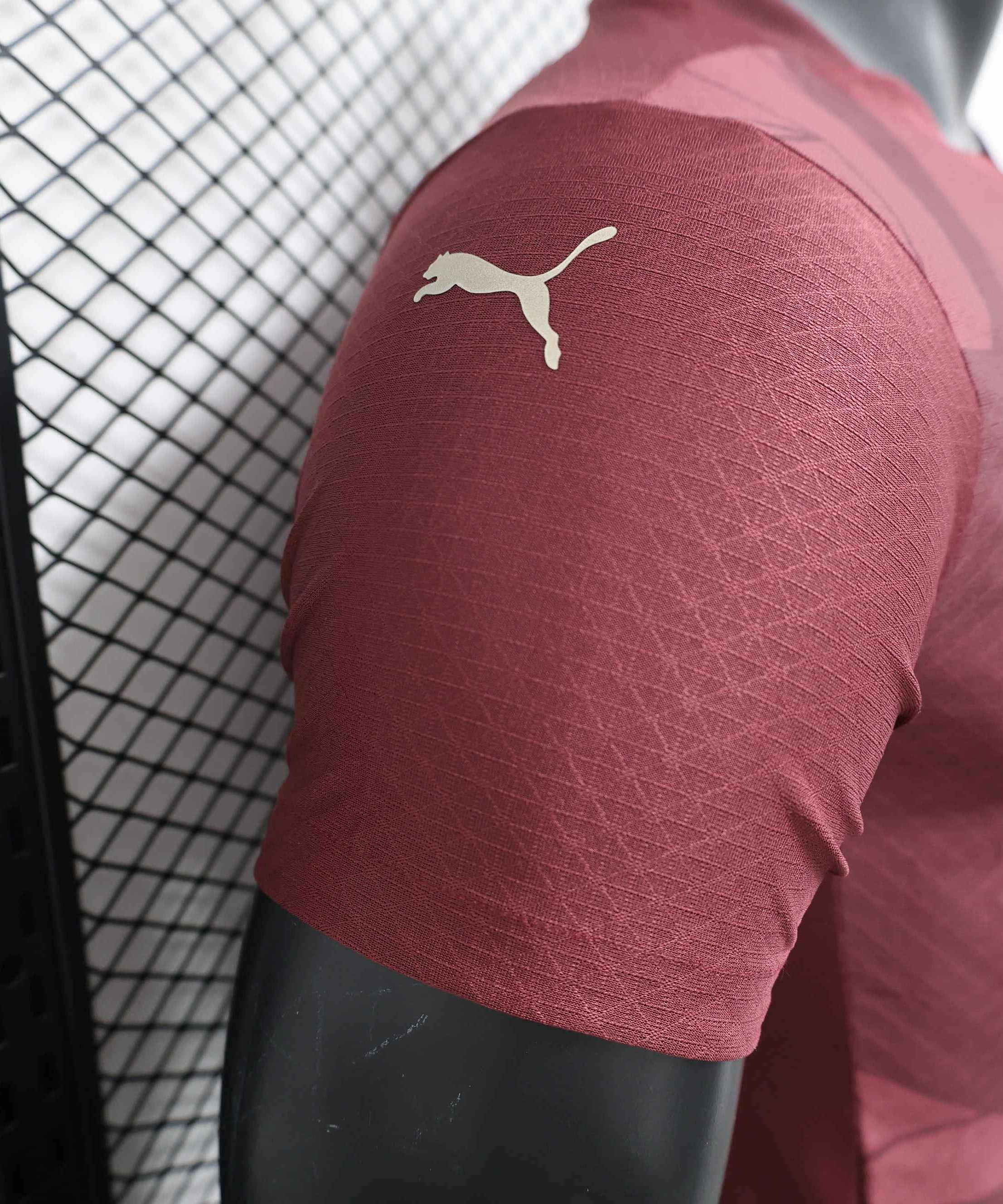 Manchester City " Groun wall" Special Kit