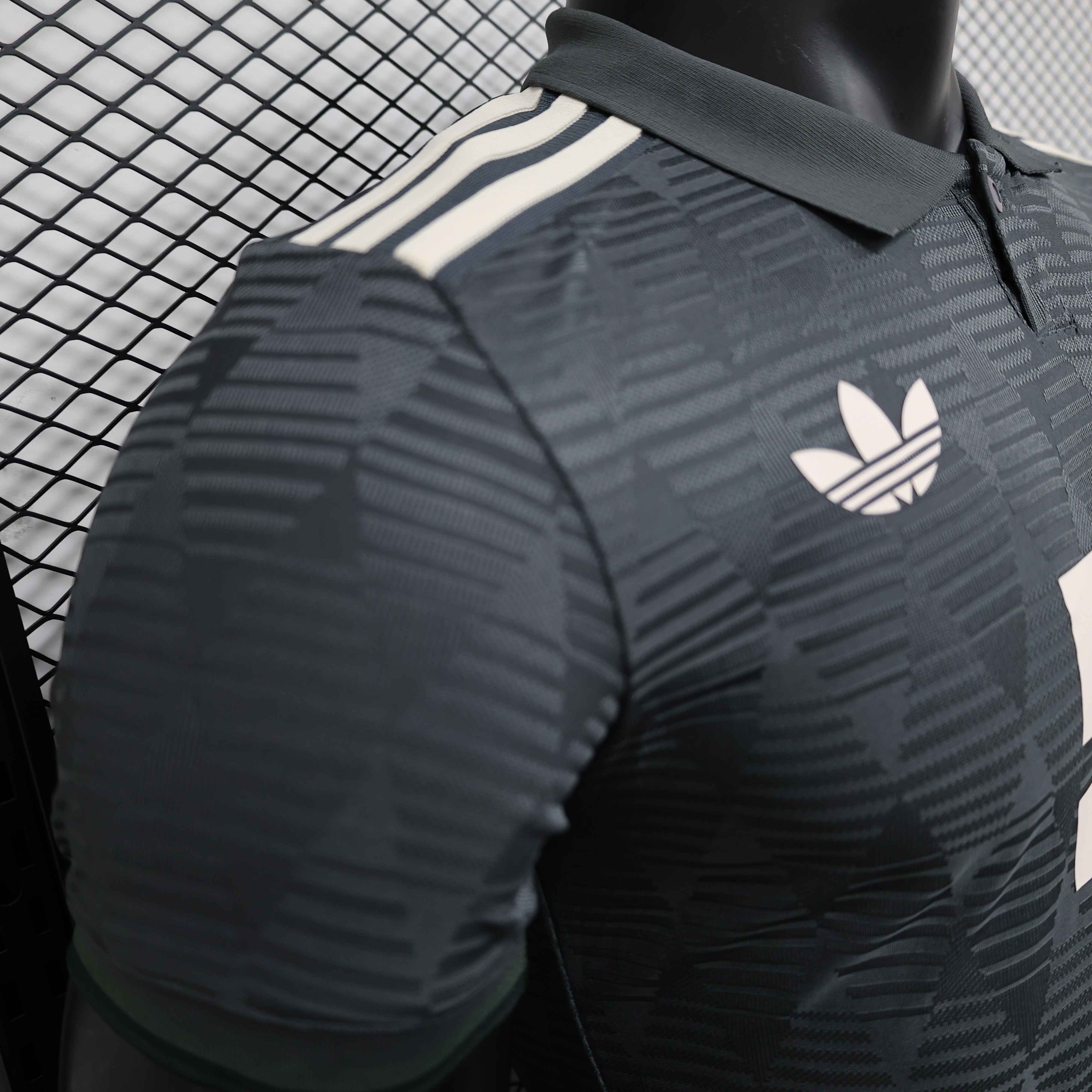 Bayern Munich "baly Gray" Special Kit