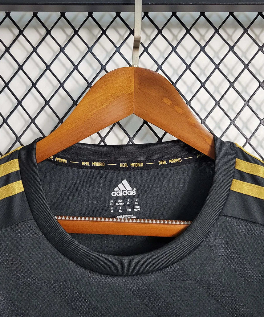 Real Madrid 2011-2012 Retro Away