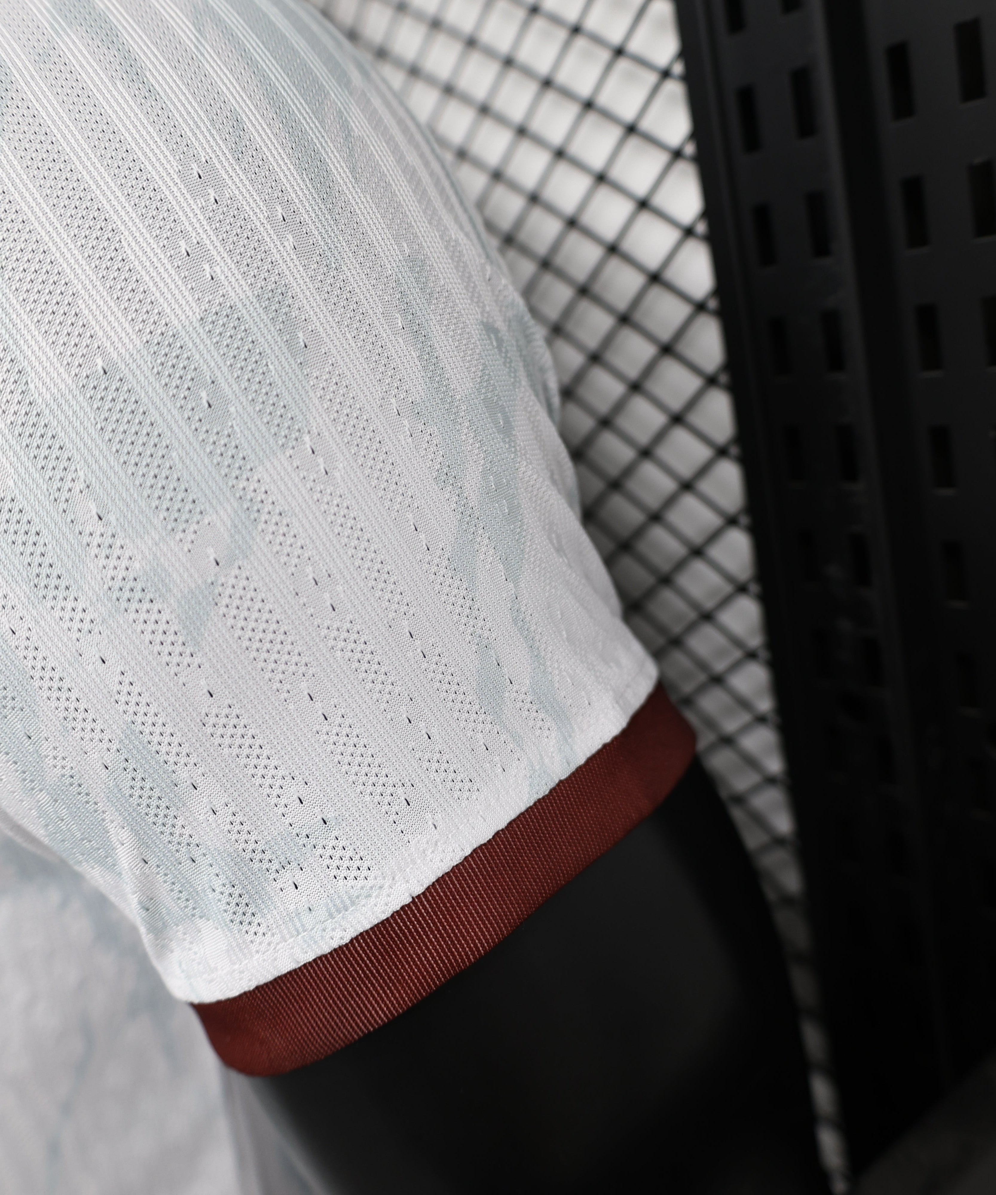 Liverpool "Tri-Color Blitz" Special Kit