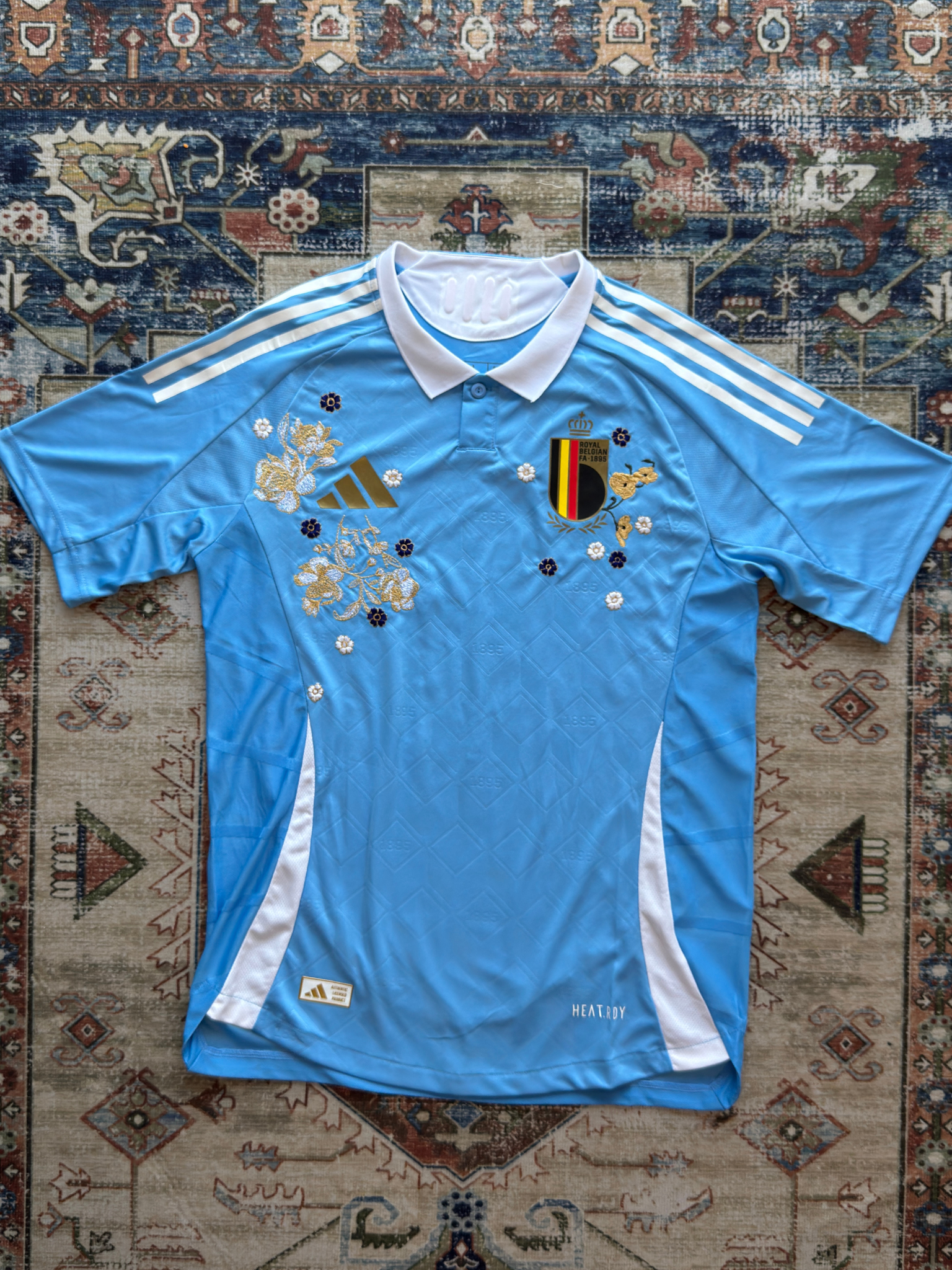 قميص بلجيكا المطرز 2024/2025