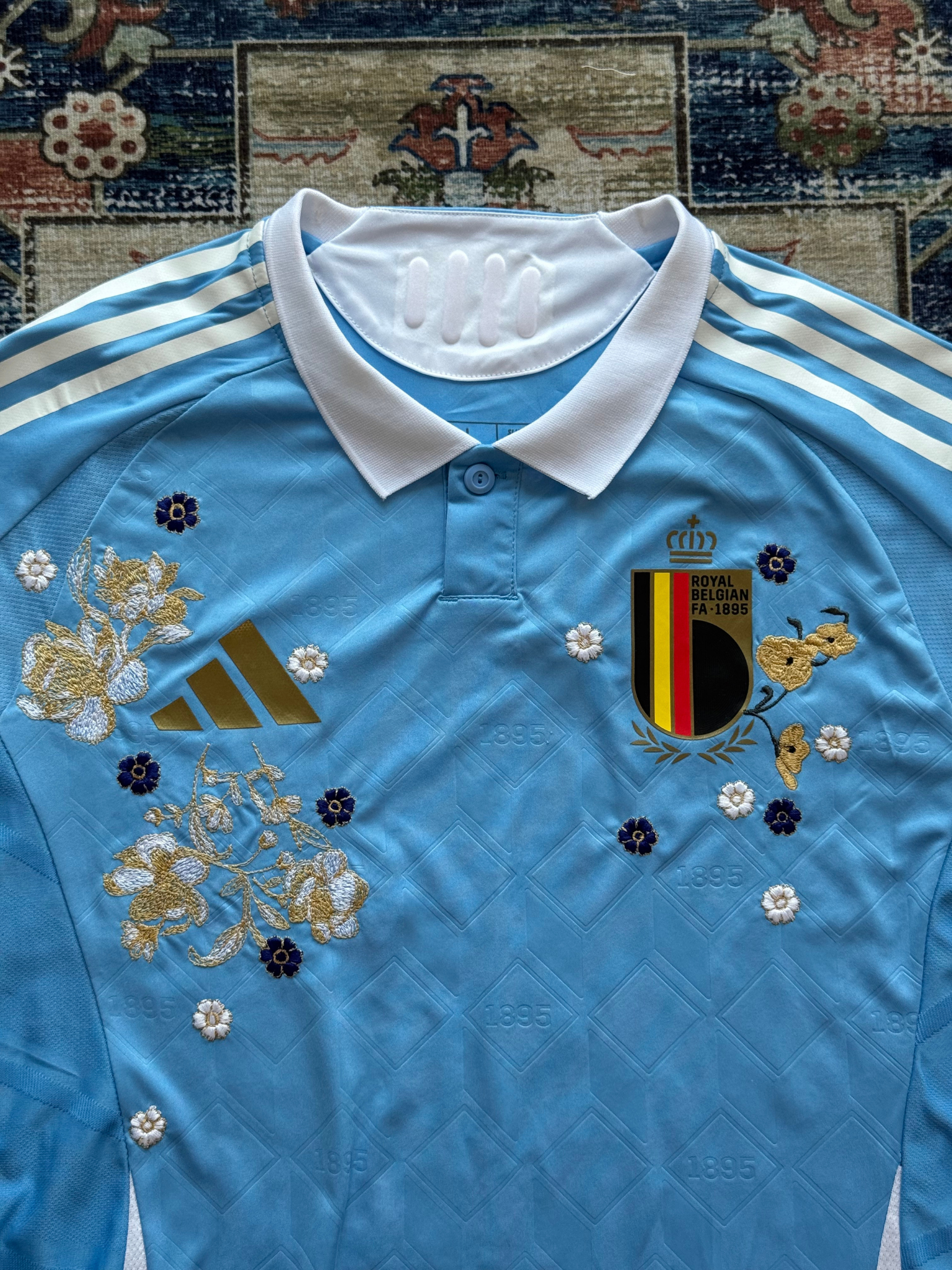 قميص بلجيكا المطرز 2024/2025