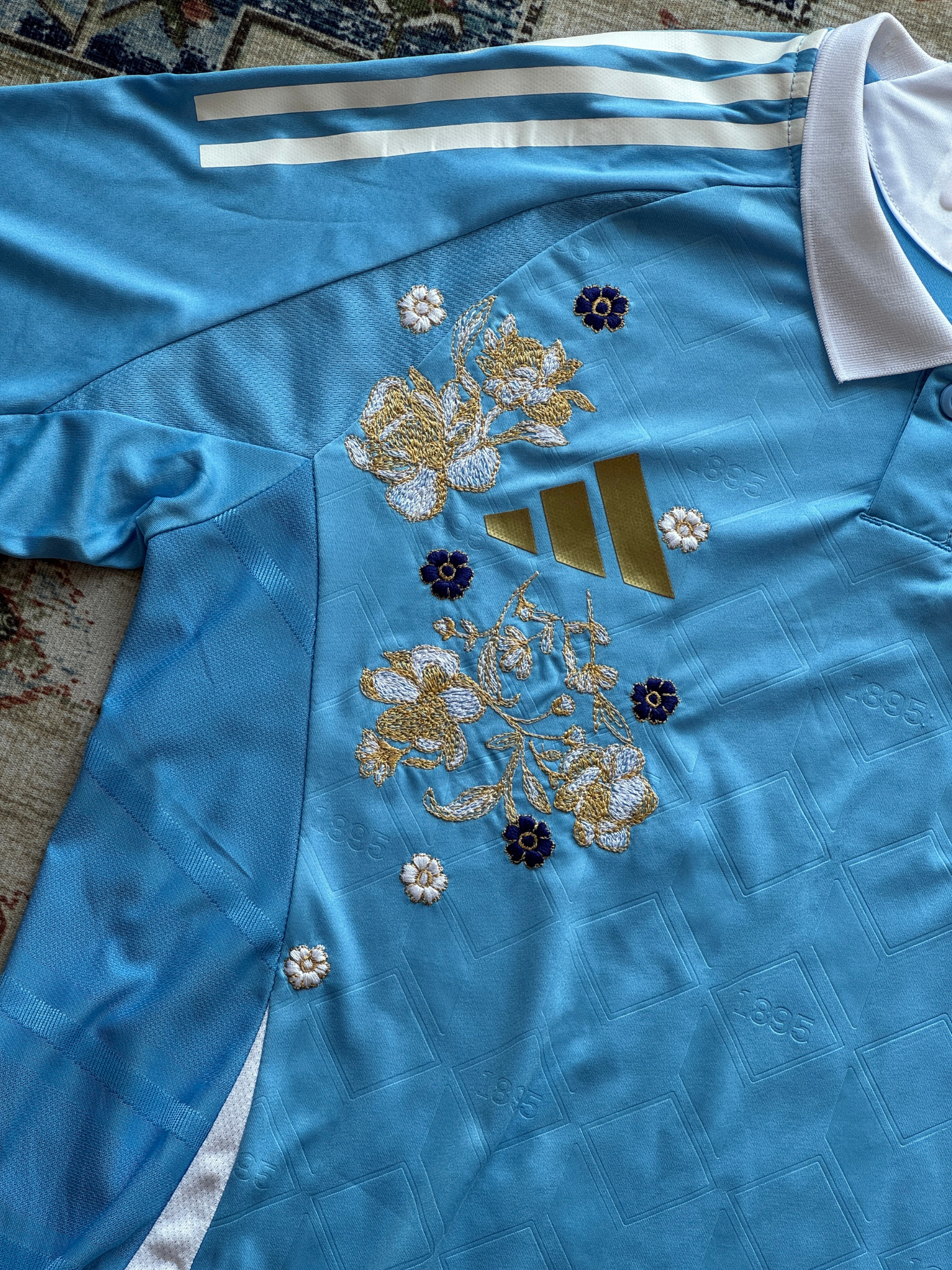 قميص بلجيكا المطرز 2024/2025