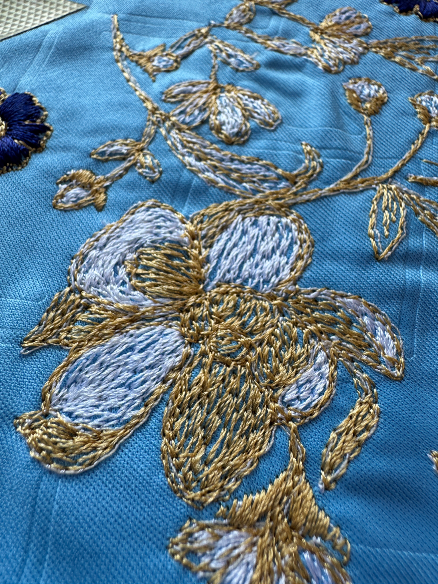 قميص بلجيكا المطرز 2024/2025