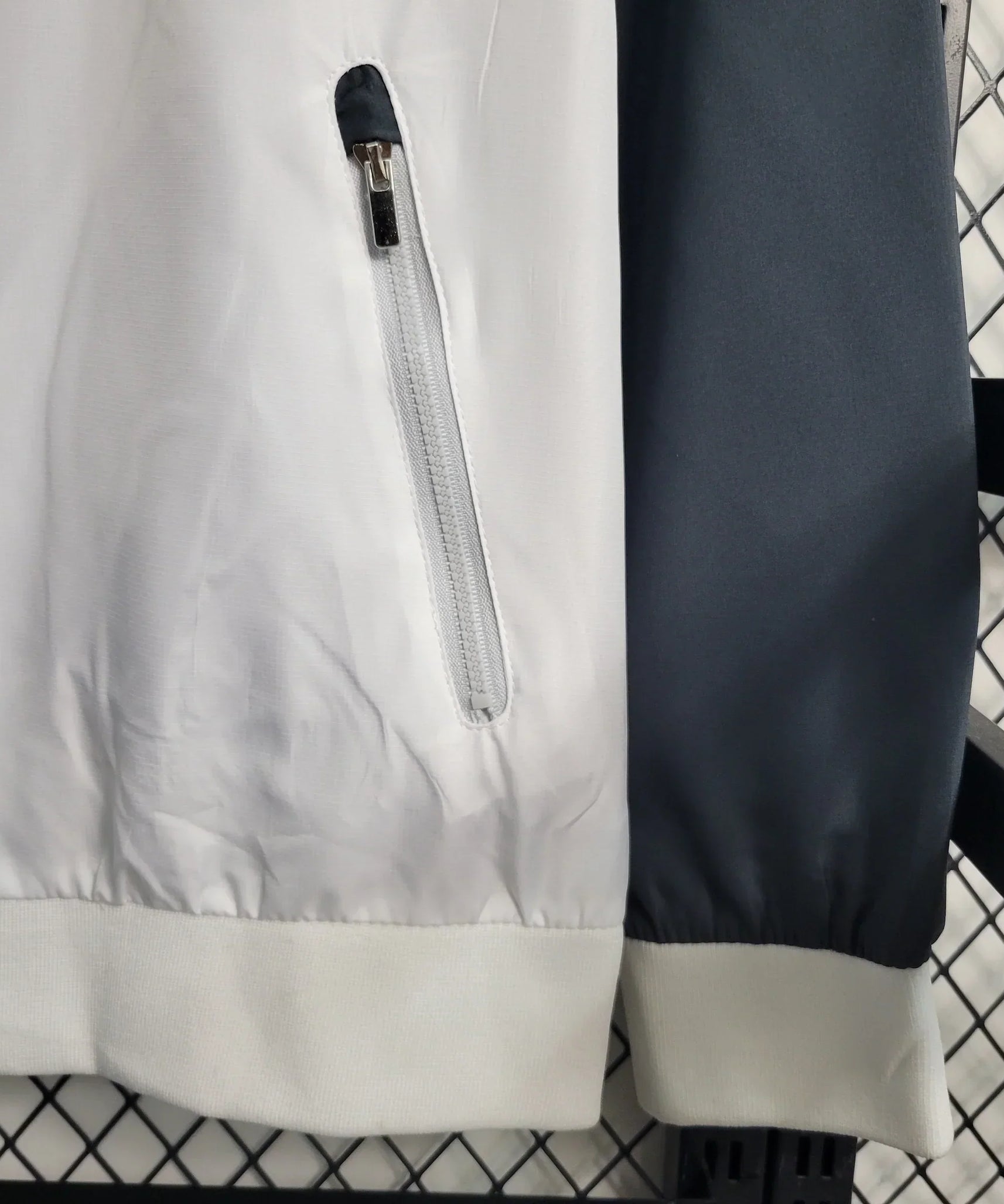 Chelsea Windbreaker Jacket 23/24 - White