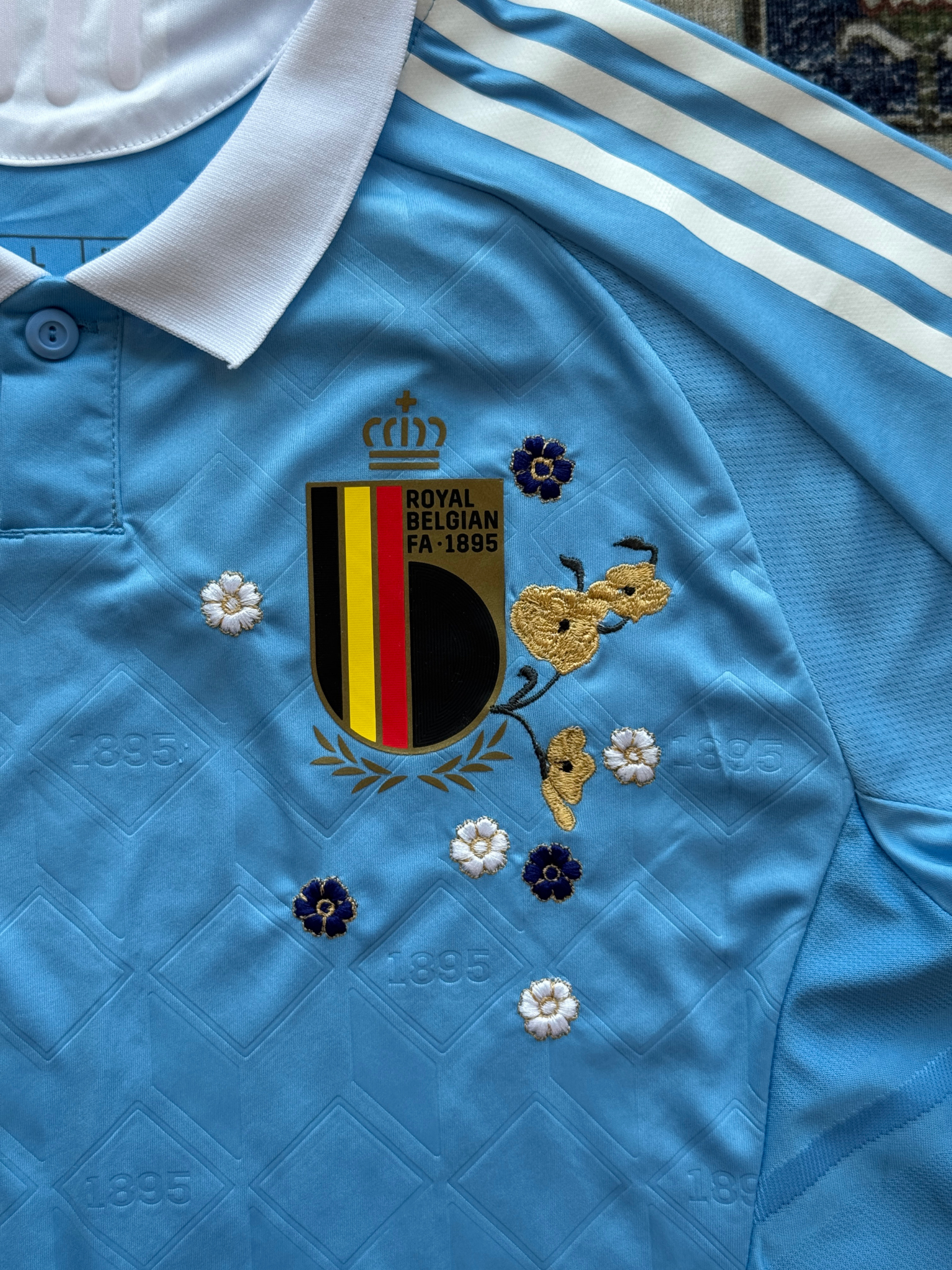 قميص بلجيكا المطرز 2024/2025