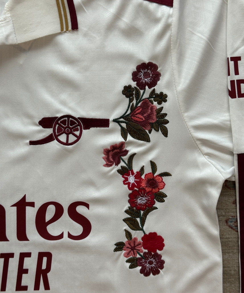 قميص أرسونال المطرز 2024/2025