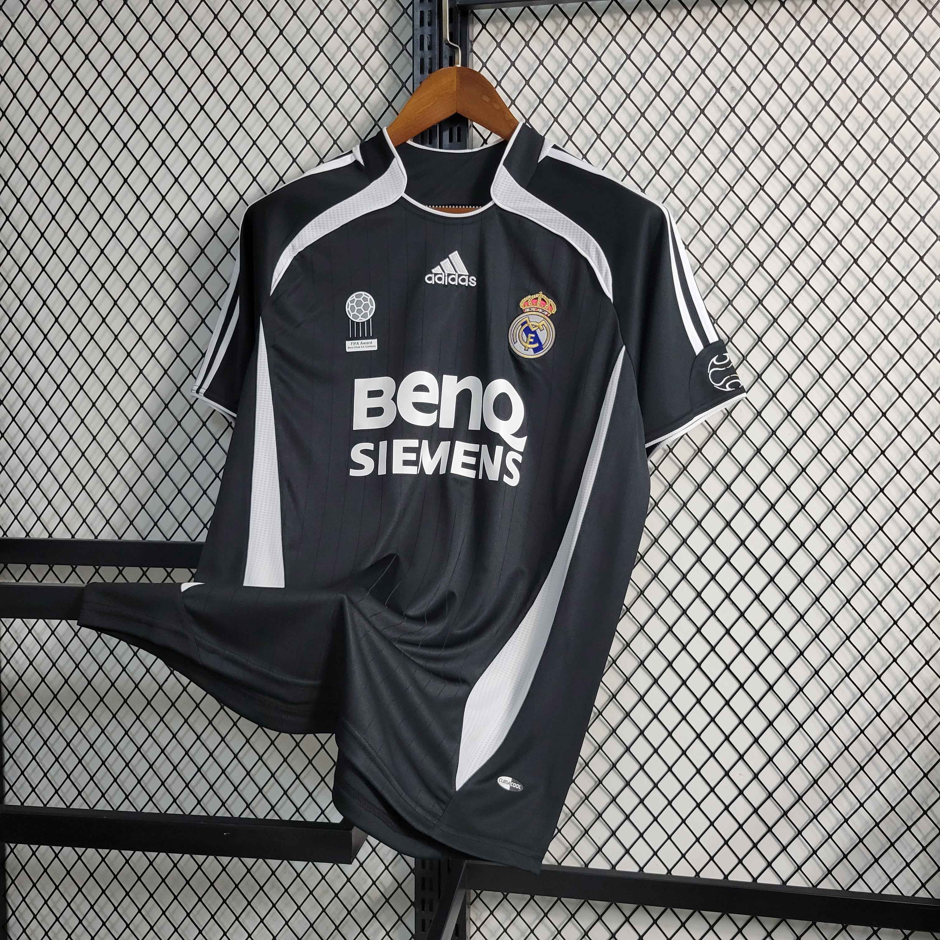 Real Madrid 06-07  Black Retro