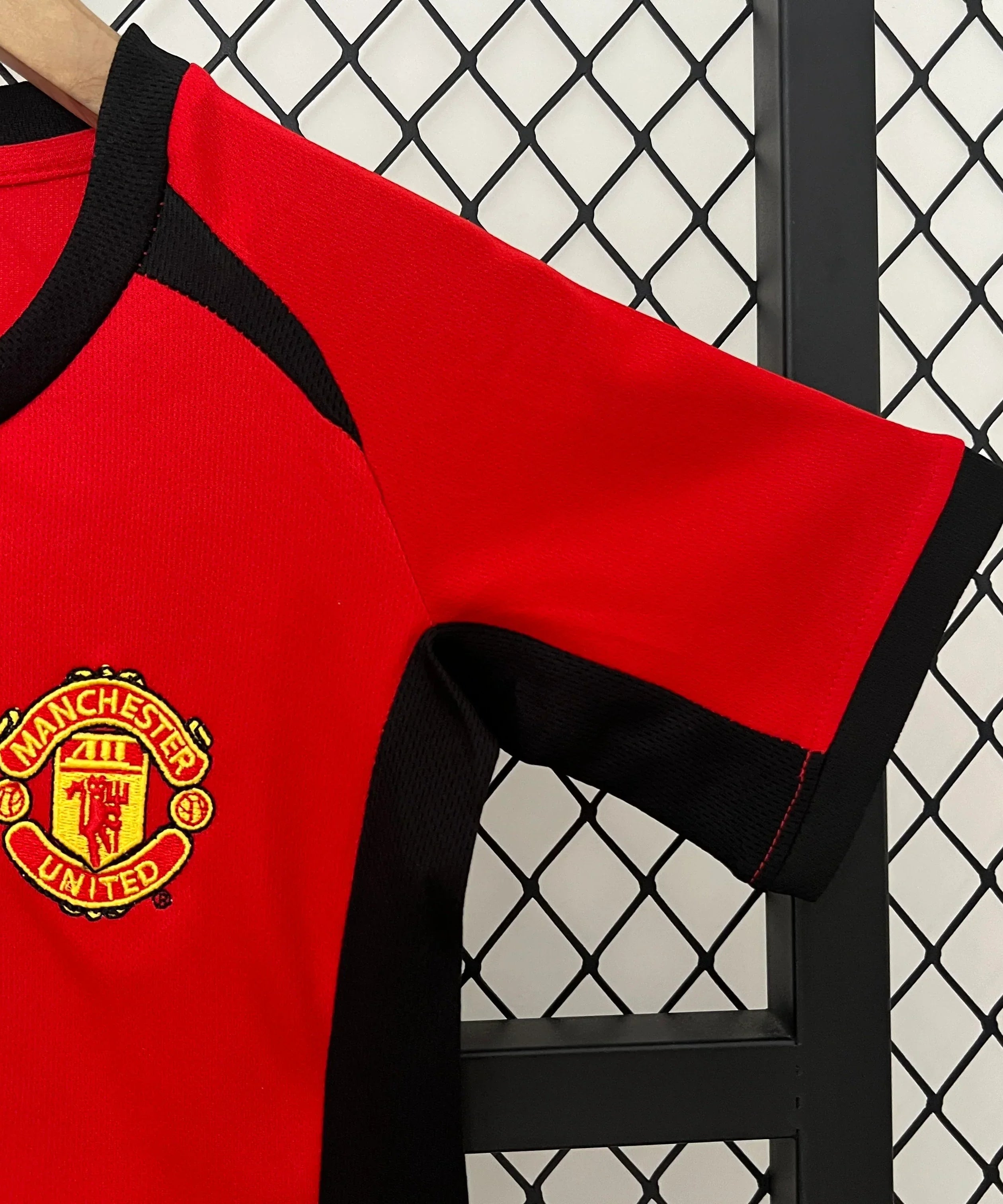 Manchester United Retro 02/04 Kids Home Jersey