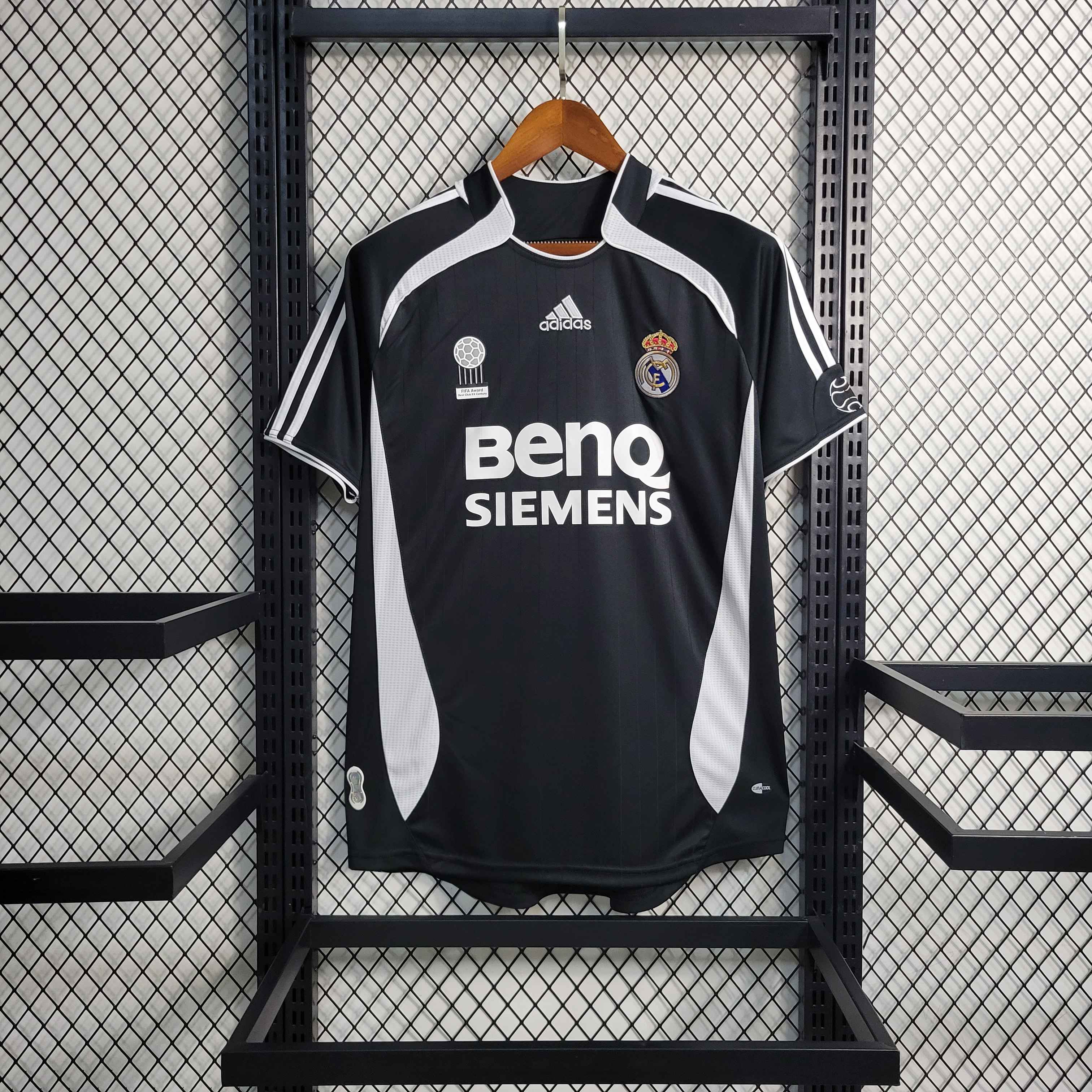Real Madrid 06-07  Black Retro