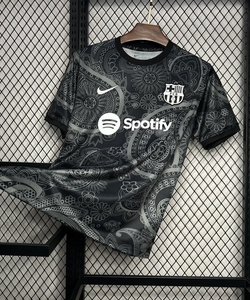 Barcelona "Black raw" Special Edition