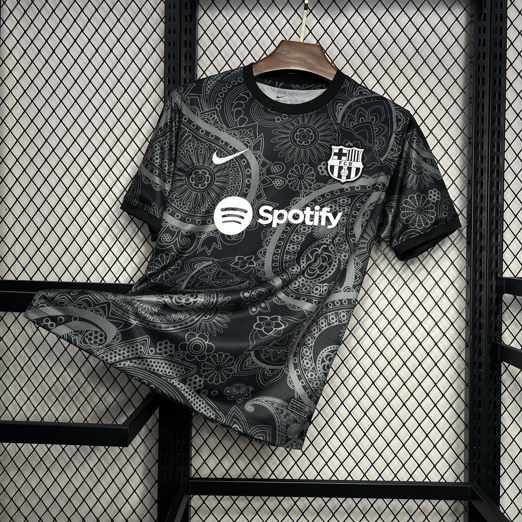 Barcelona "Black raw" Special Edition