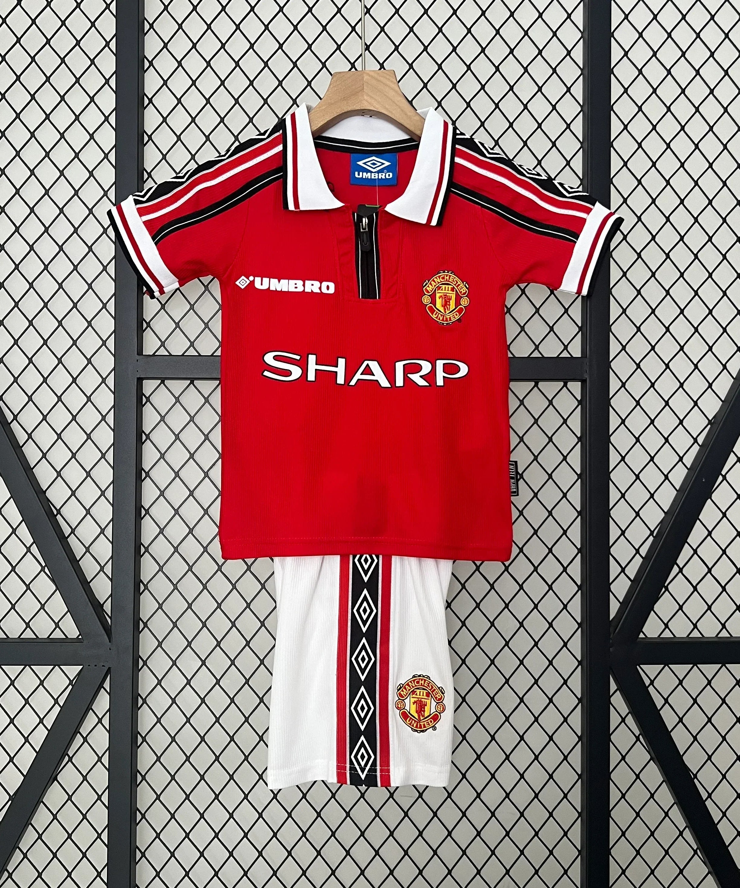 Manchester United 98/99 Home Jersey Kids