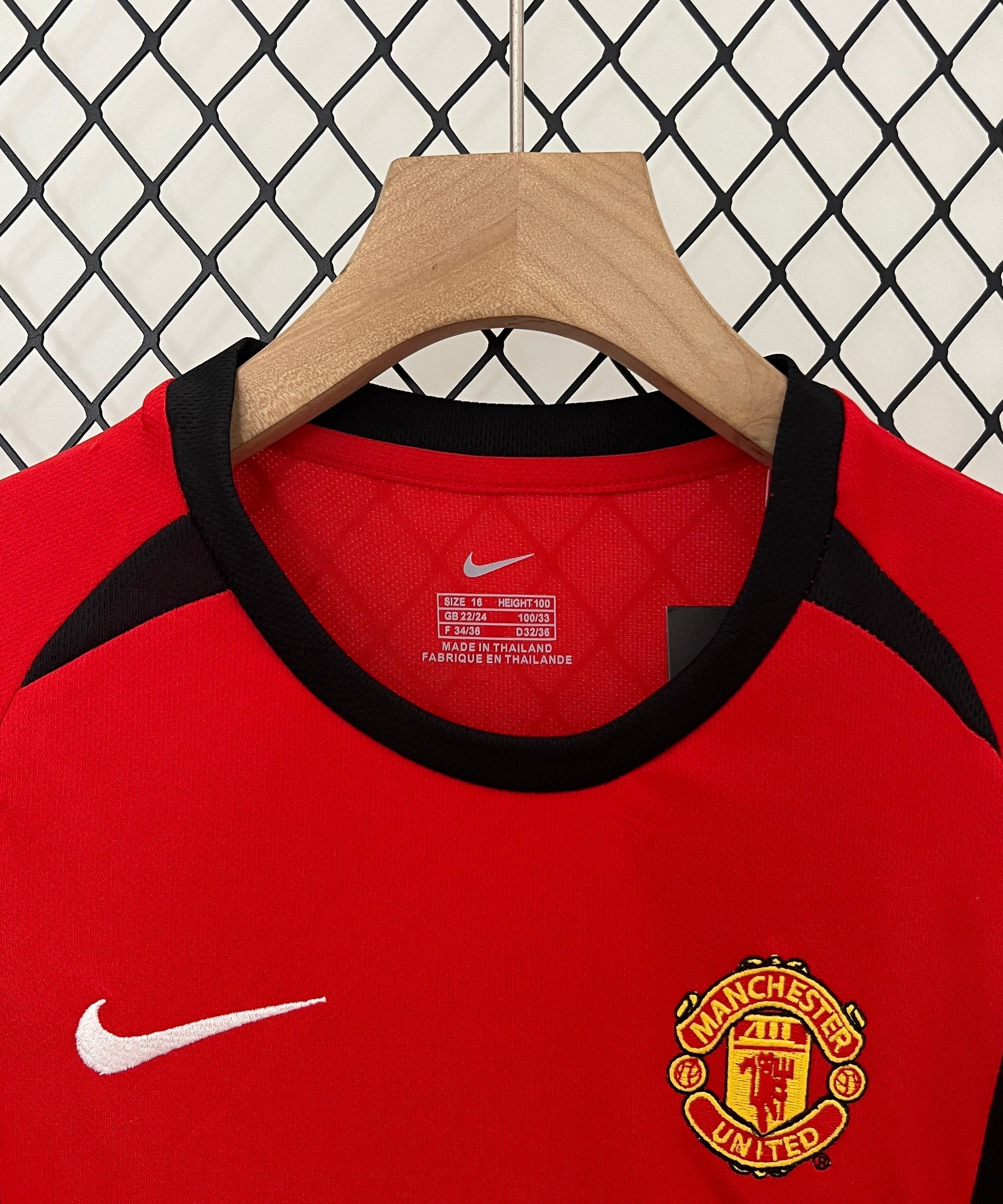 Manchester United Retro 02/04 Kids Home Jersey