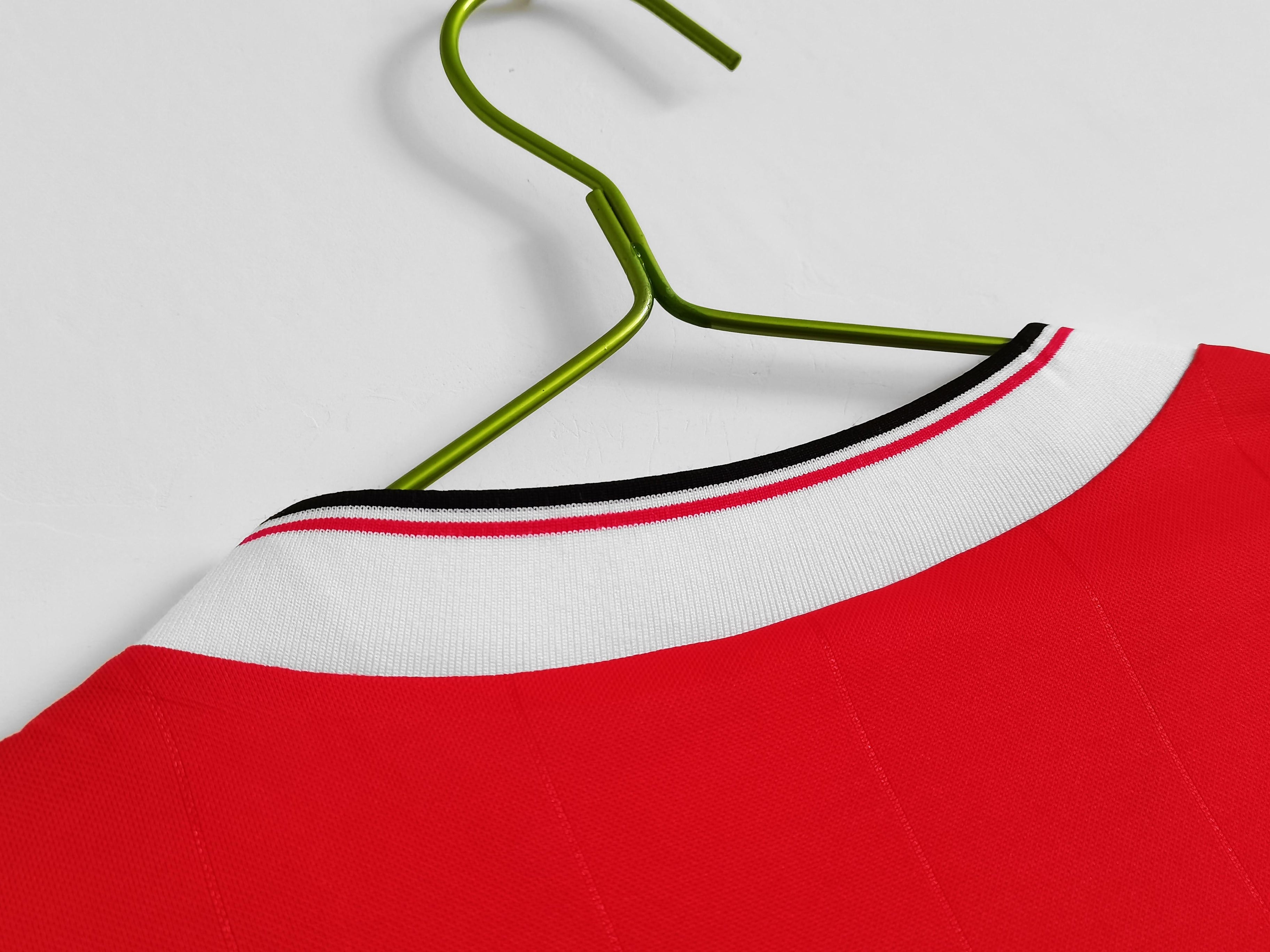 قميص مانشستر يونايتد الأساسي بأكمام طويلة 1986-1987