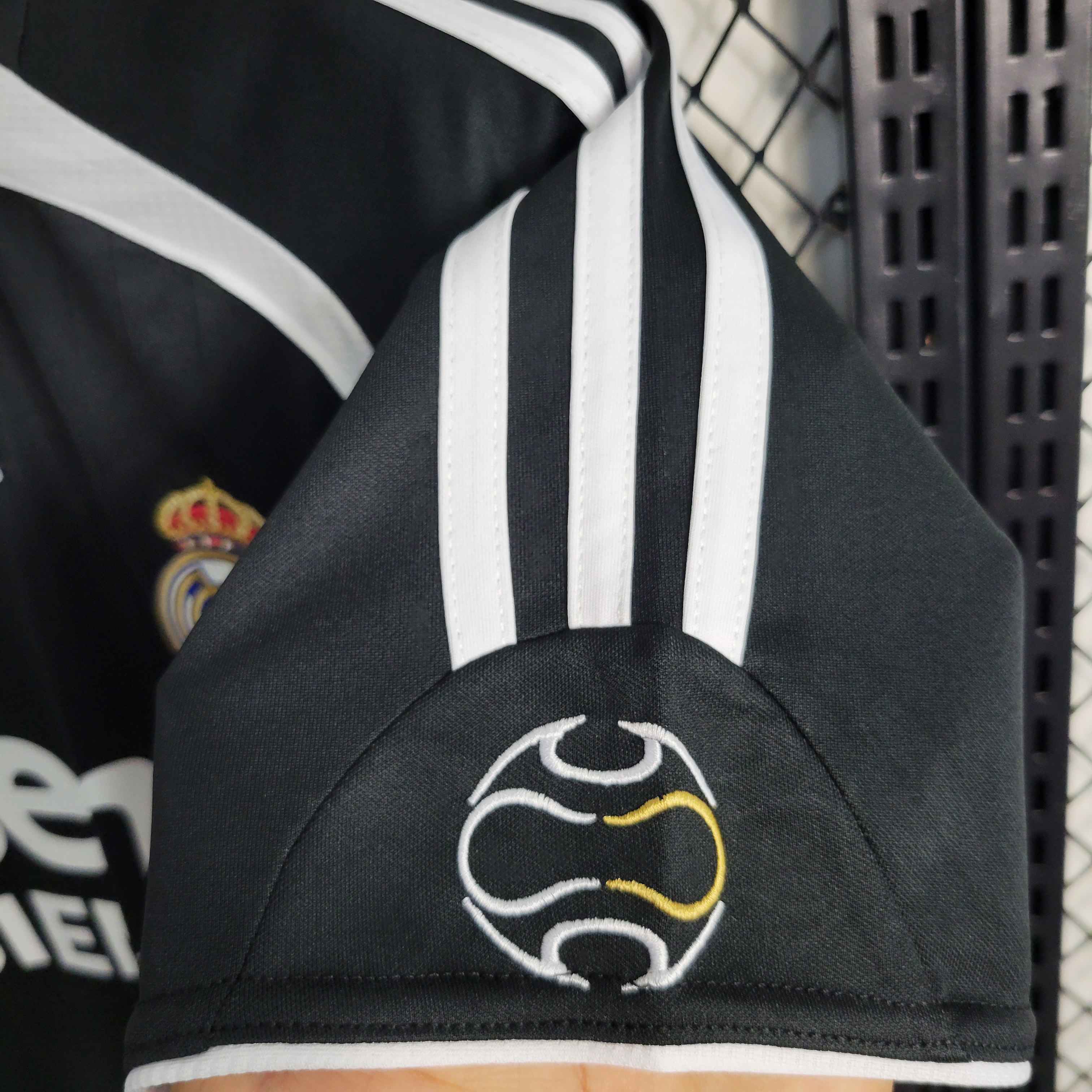 Real Madrid 06-07  Black Retro