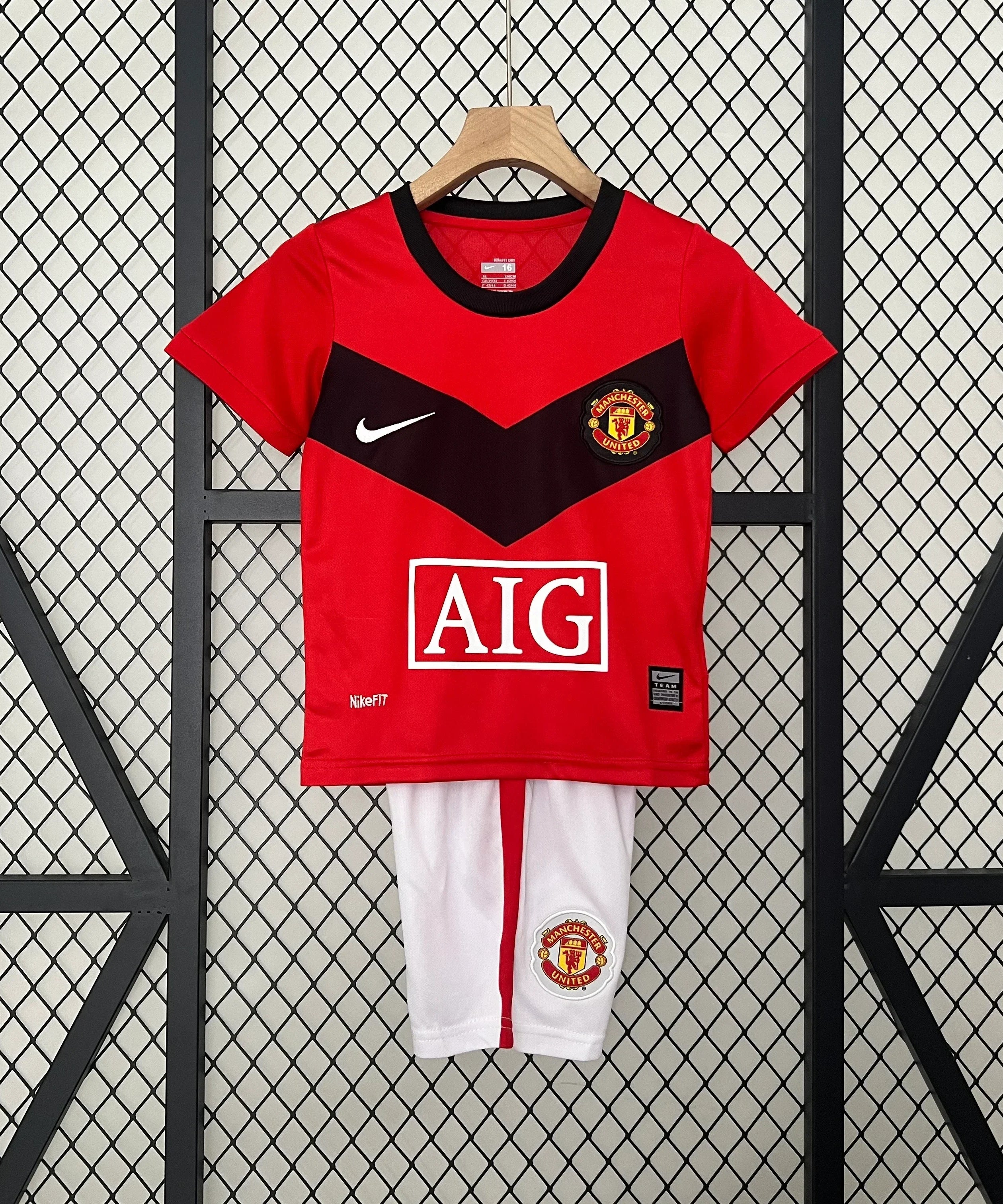 Manchester United Retro 09/10 Home Jersey Kids
