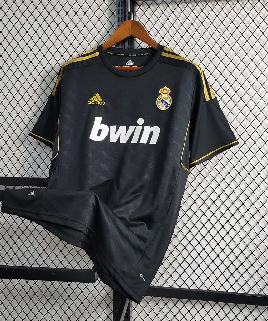 Real Madrid 2011-2012 Retro Away