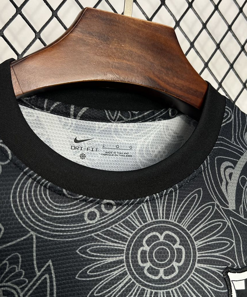 Barcelona "Black raw" Special Edition