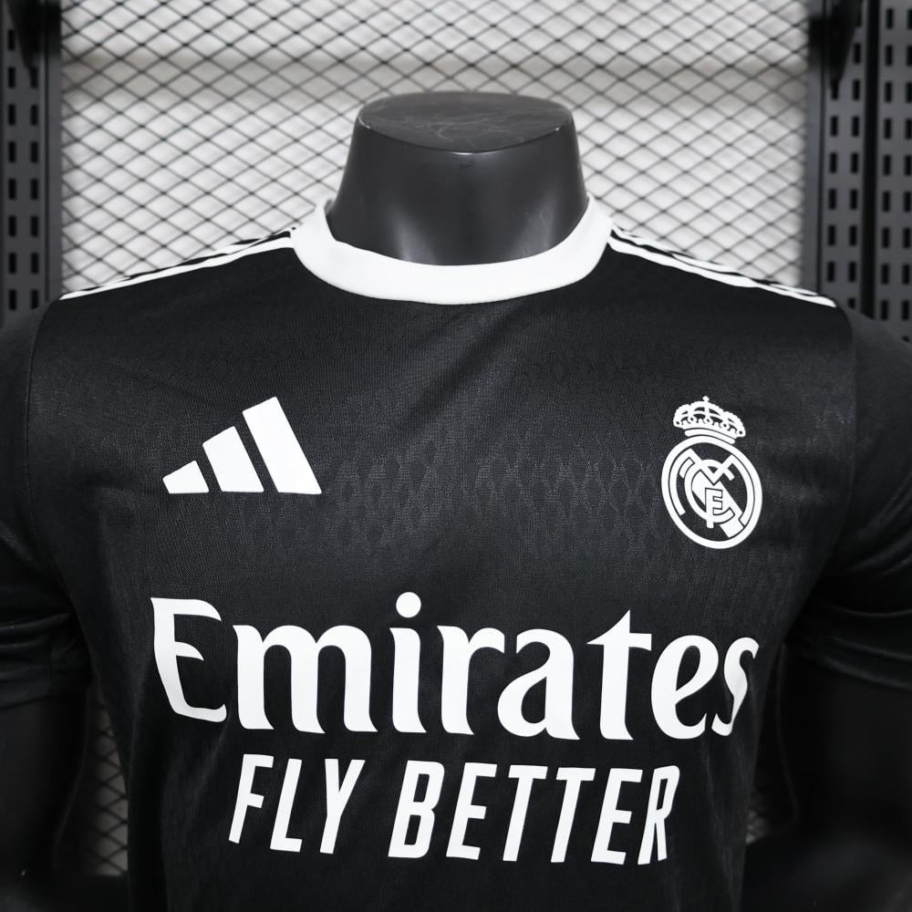 Real Madrid 2025-2026 Goalkeeper Kit